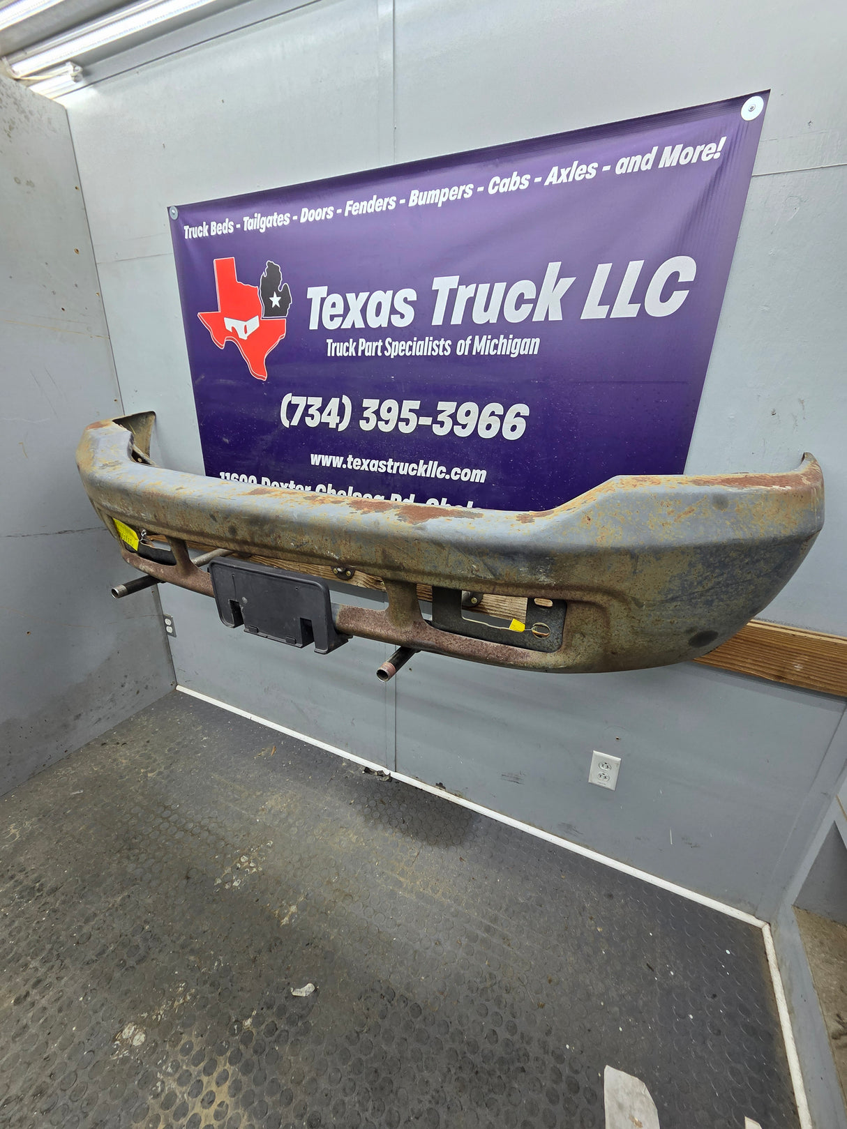 1999-2004 Ford Super Duty F250 F350 F450 F550 Excursion Front Bumper