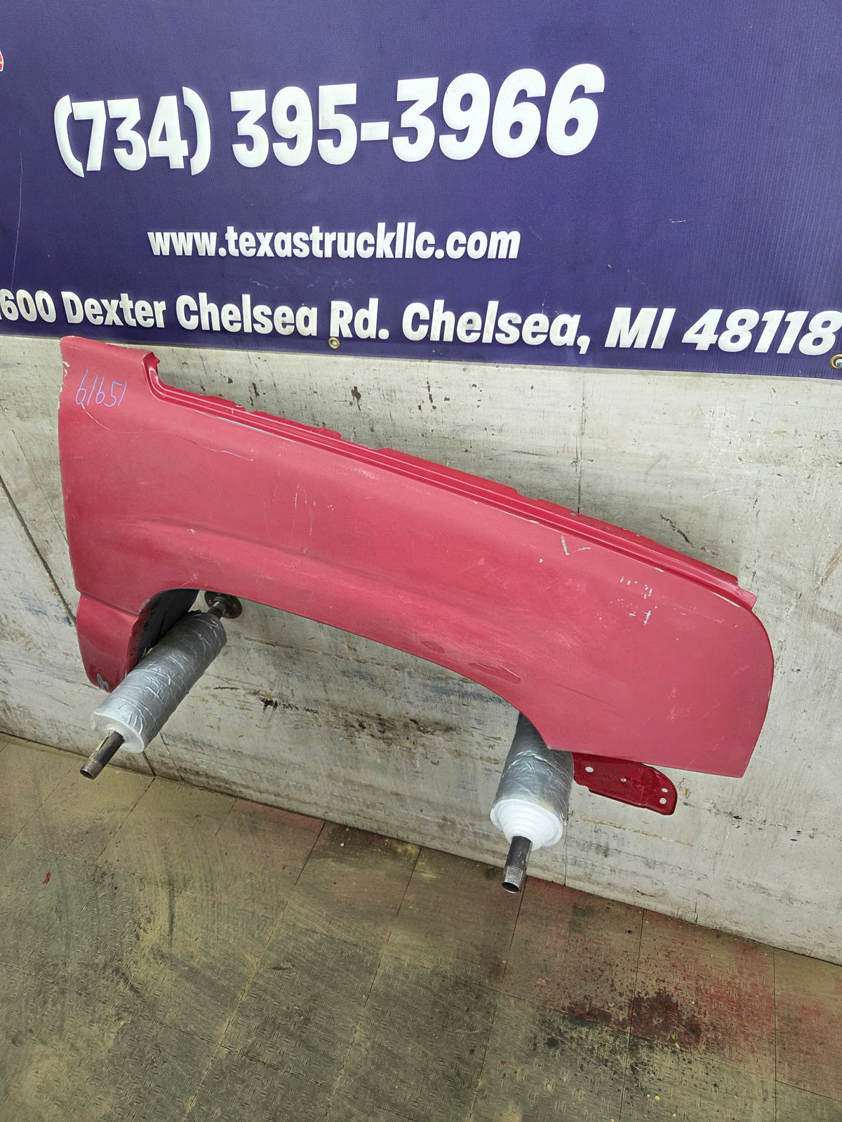 2003-2007 Chevrolet Silverado / Tahoe / Suburban 1500 2500 3500 HD RH Passenger Side "Cateye" Front Fender