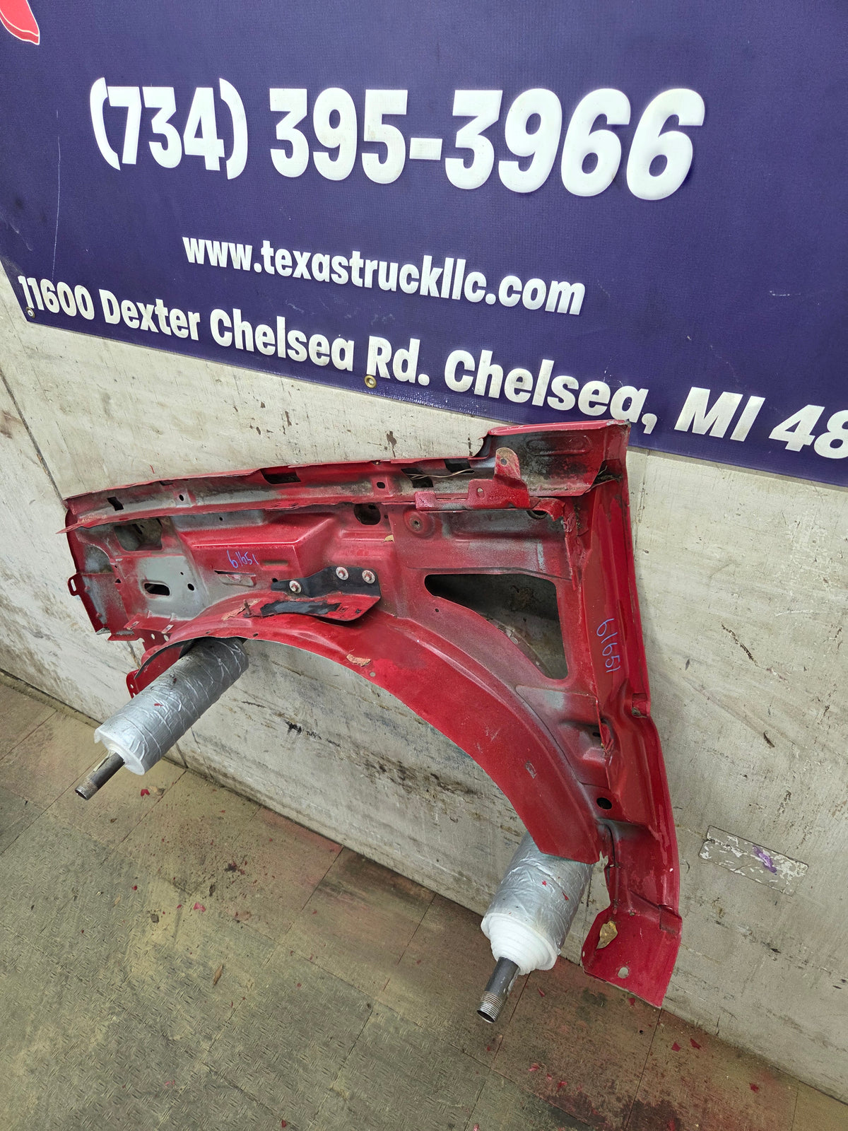 2003-2007 Chevrolet Silverado / Tahoe / Suburban 1500 2500 3500 HD RH Passenger Side "Cateye" Front Fender