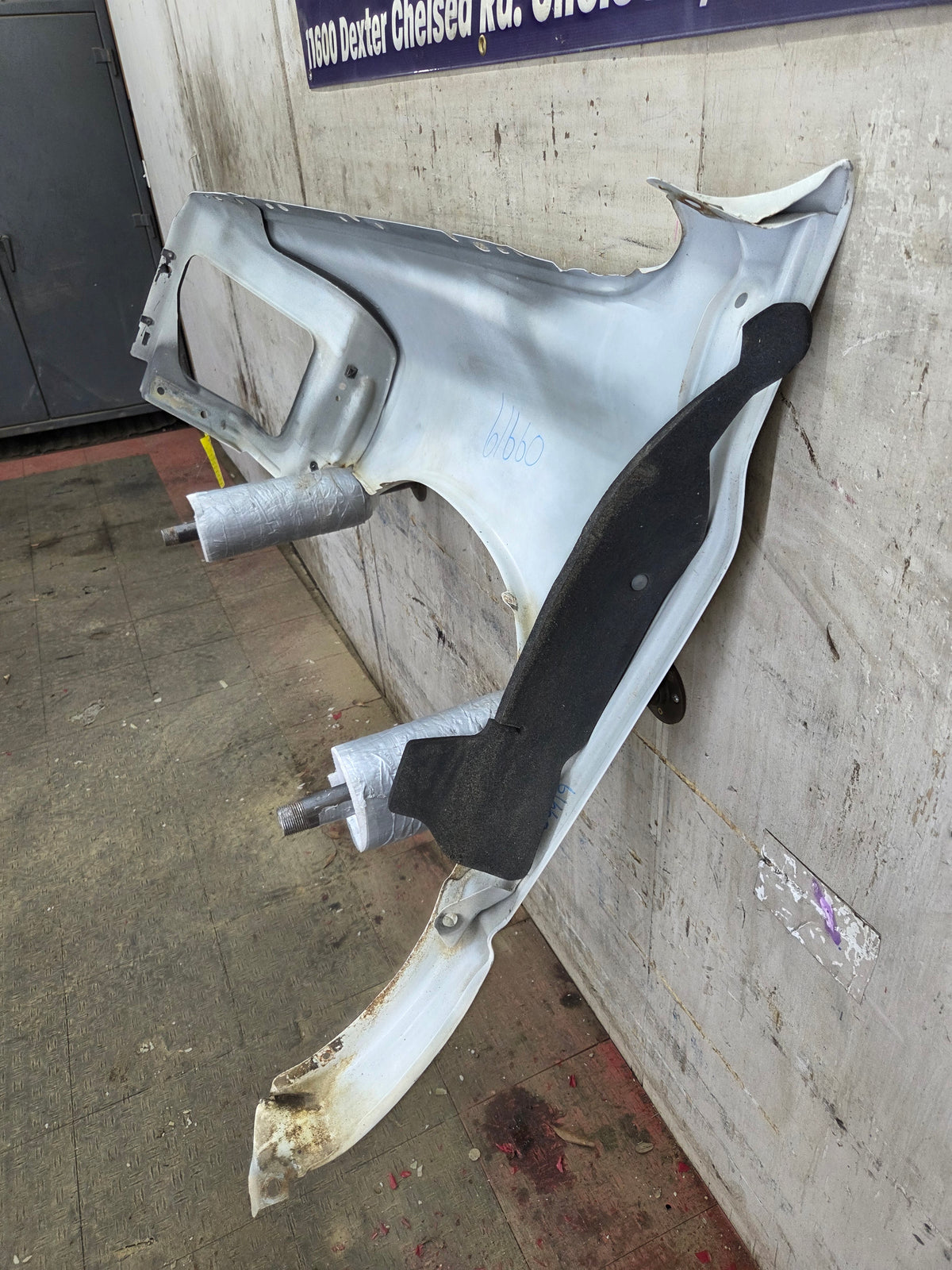 2003-2005 Dodge Ram 3rd Gen 1500 2500 3500 RH Passenger Side Fender