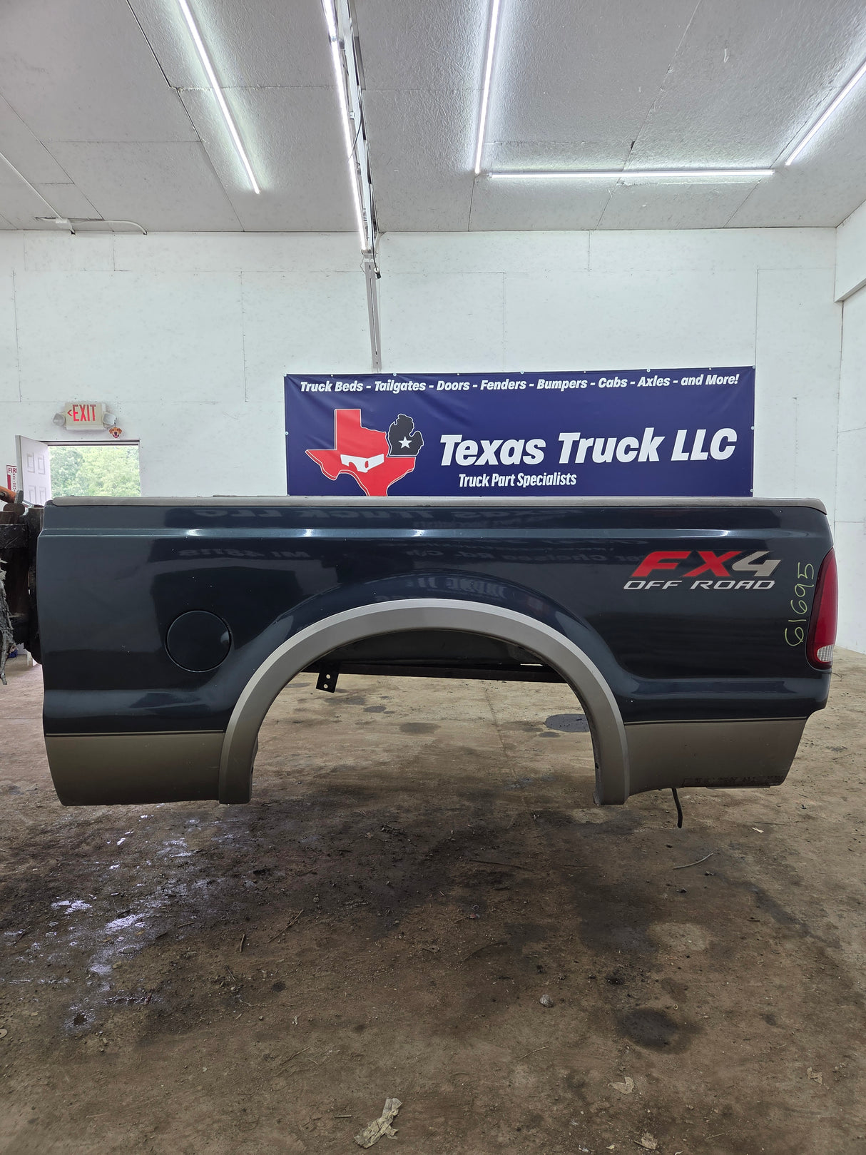 1999-2010 Ford Super Duty F250 F350 6' 9" Short Truck Bed