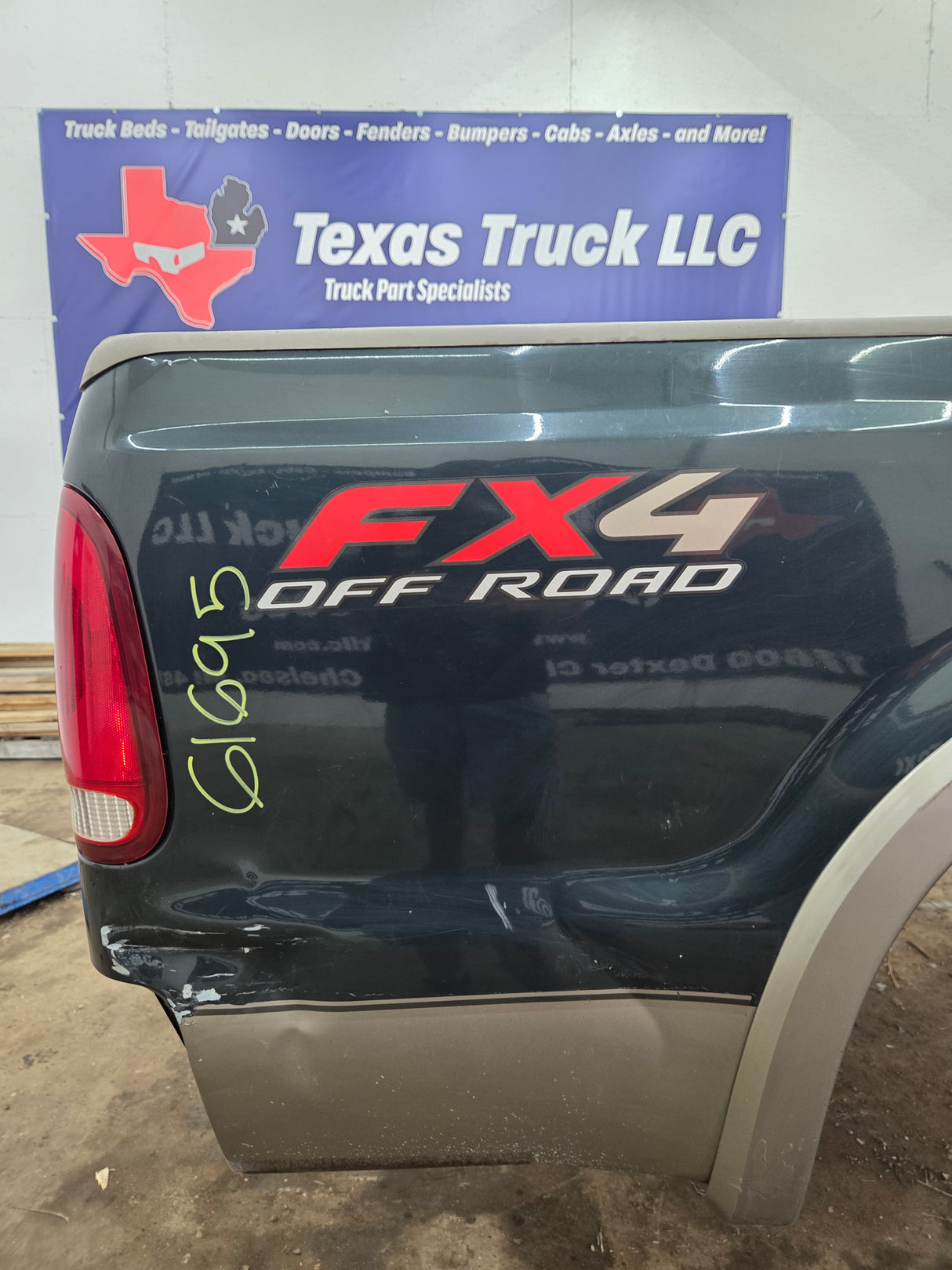 1999-2010 Ford Super Duty F250 F350 6' 9" Short Truck Bed