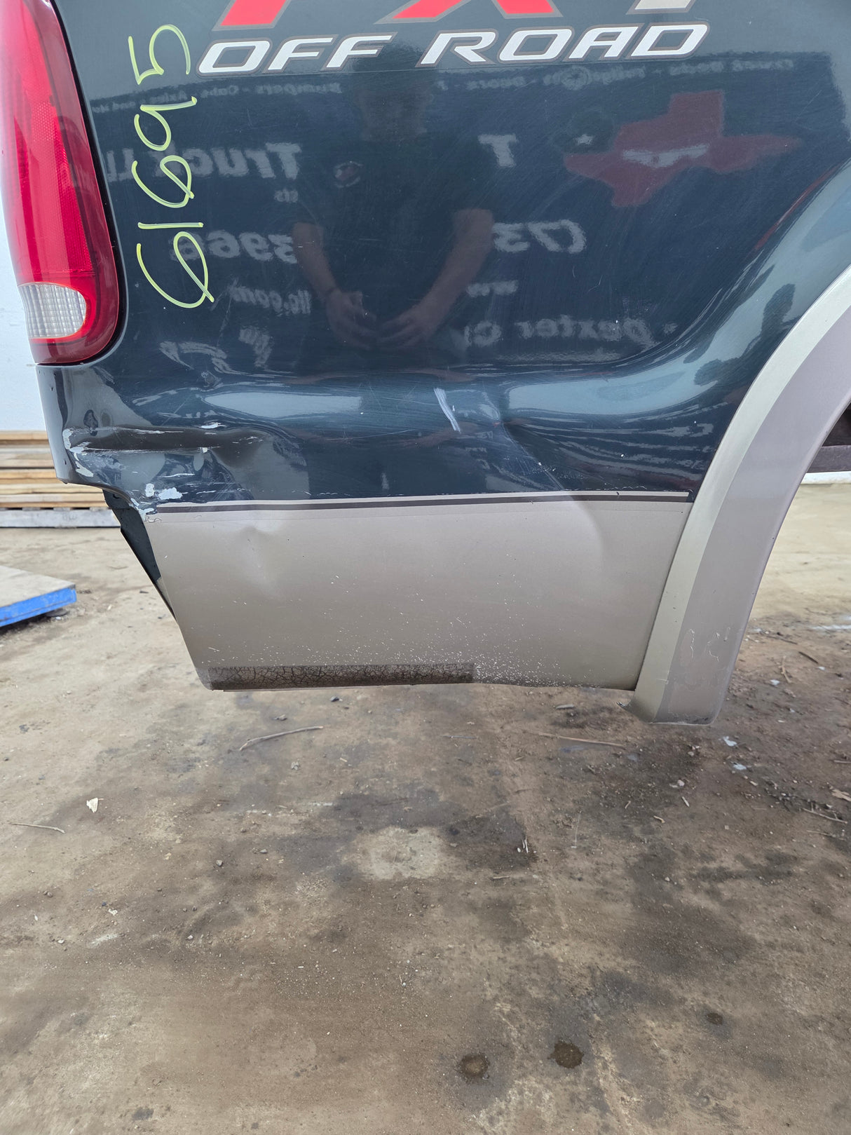 1999-2010 Ford Super Duty F250 F350 6' 9" Short Truck Bed