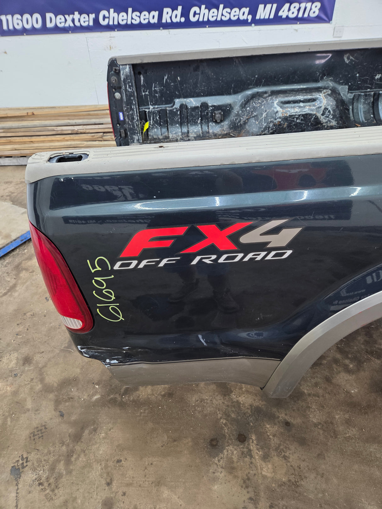 1999-2010 Ford Super Duty F250 F350 6' 9" Short Truck Bed