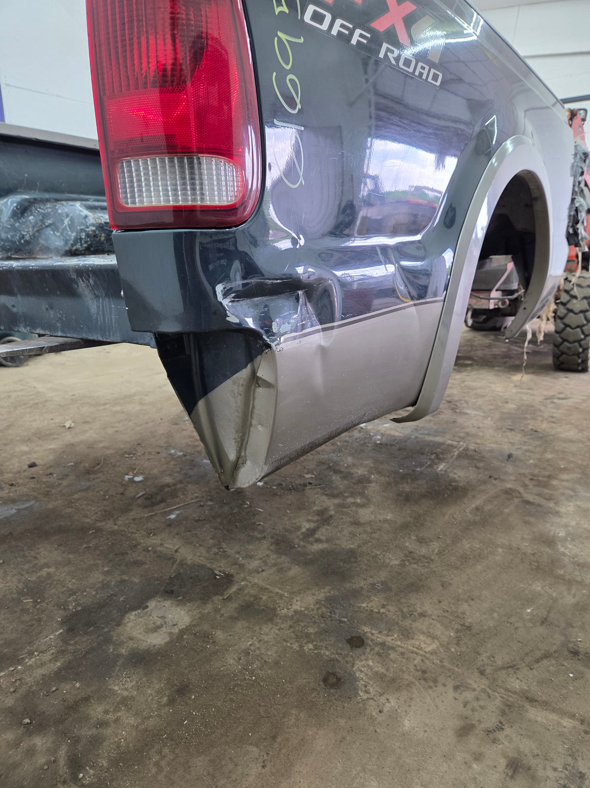 1999-2010 Ford Super Duty F250 F350 6' 9" Short Truck Bed