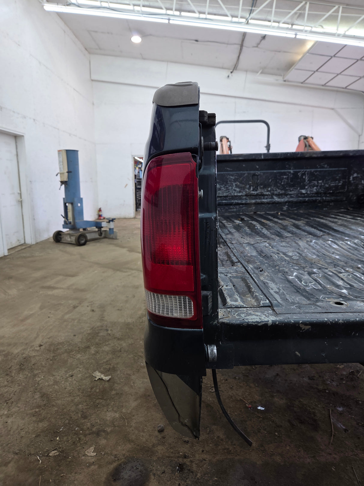 1999-2010 Ford Super Duty F250 F350 6' 9" Short Truck Bed