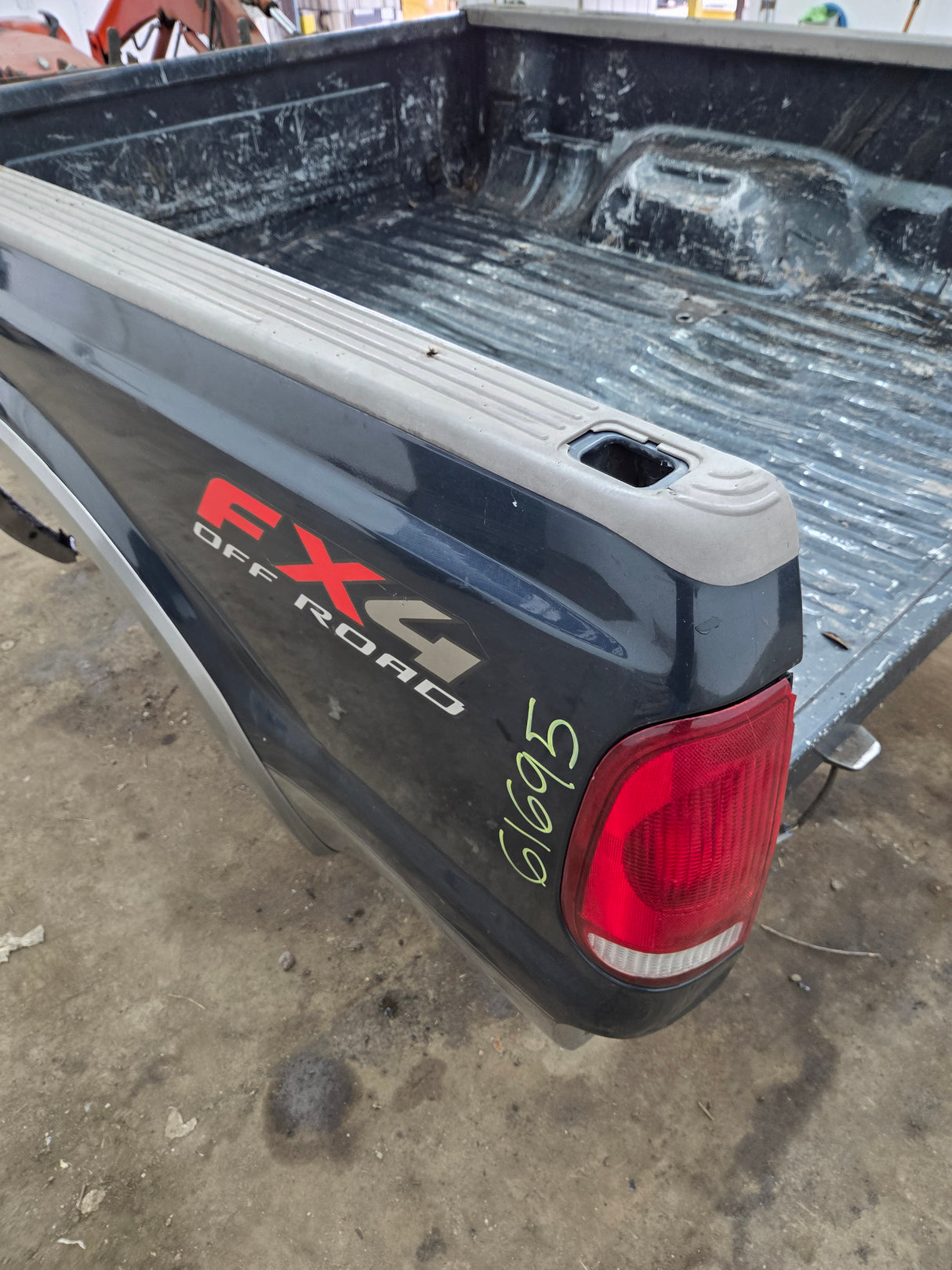 1999-2010 Ford Super Duty F250 F350 6' 9" Short Truck Bed