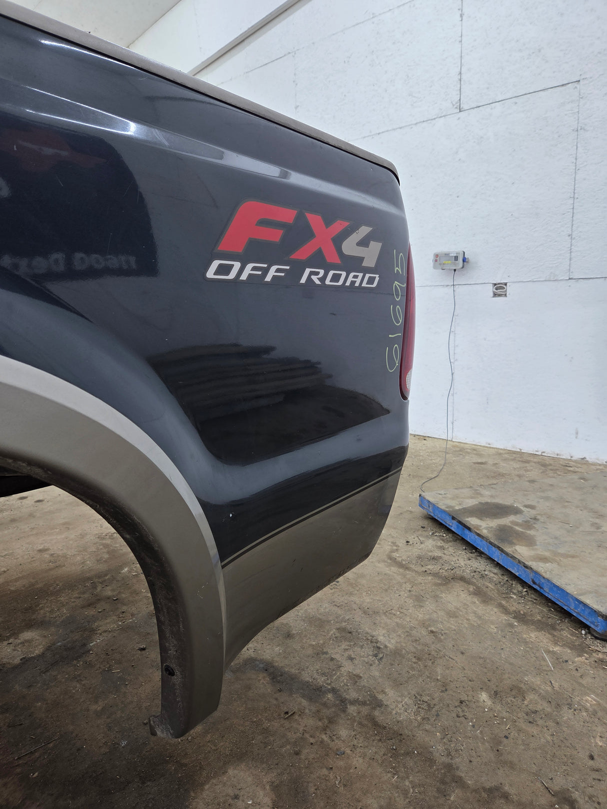 1999-2010 Ford Super Duty F250 F350 6' 9" Short Truck Bed