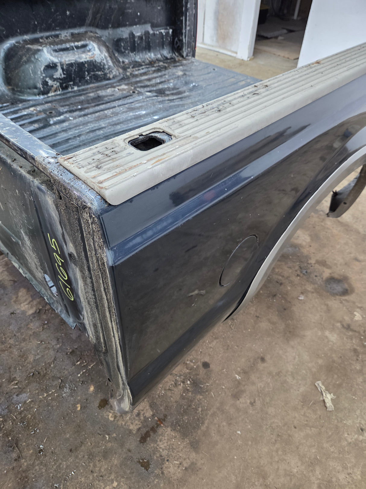 1999-2010 Ford Super Duty F250 F350 6' 9" Short Truck Bed