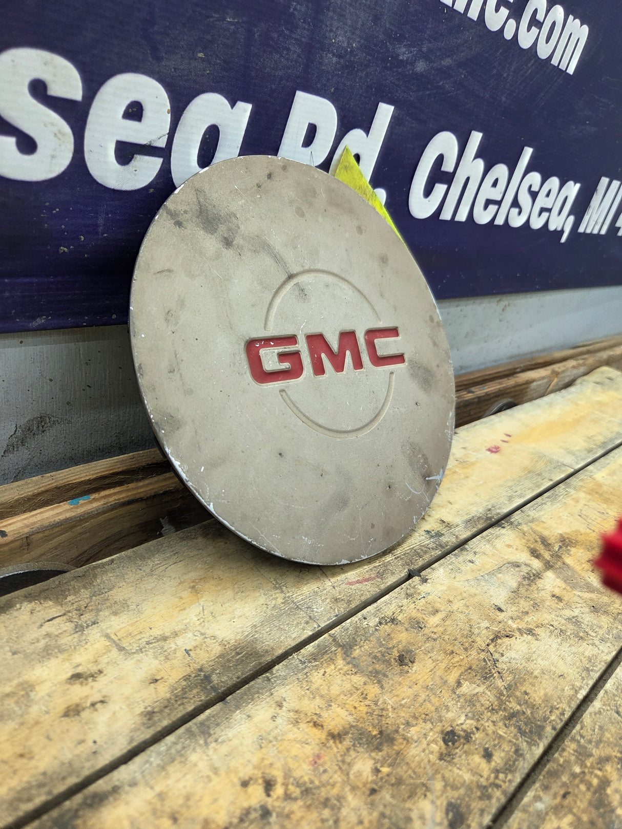 1999-2005 GMC Sierra Yukon Safari Center Cap Hub Cap 15040220