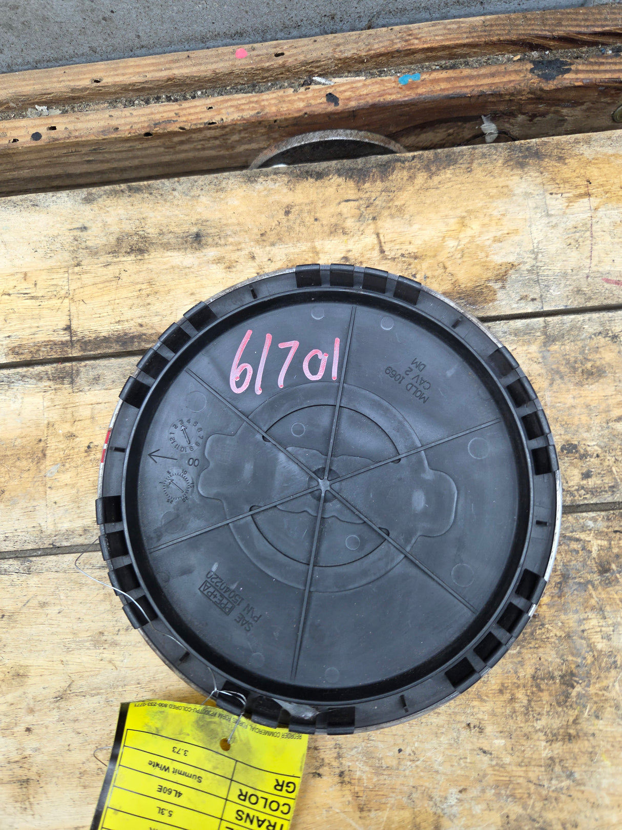 1999-2005 GMC Sierra Yukon Safari Center Cap Hub Cap 15040220