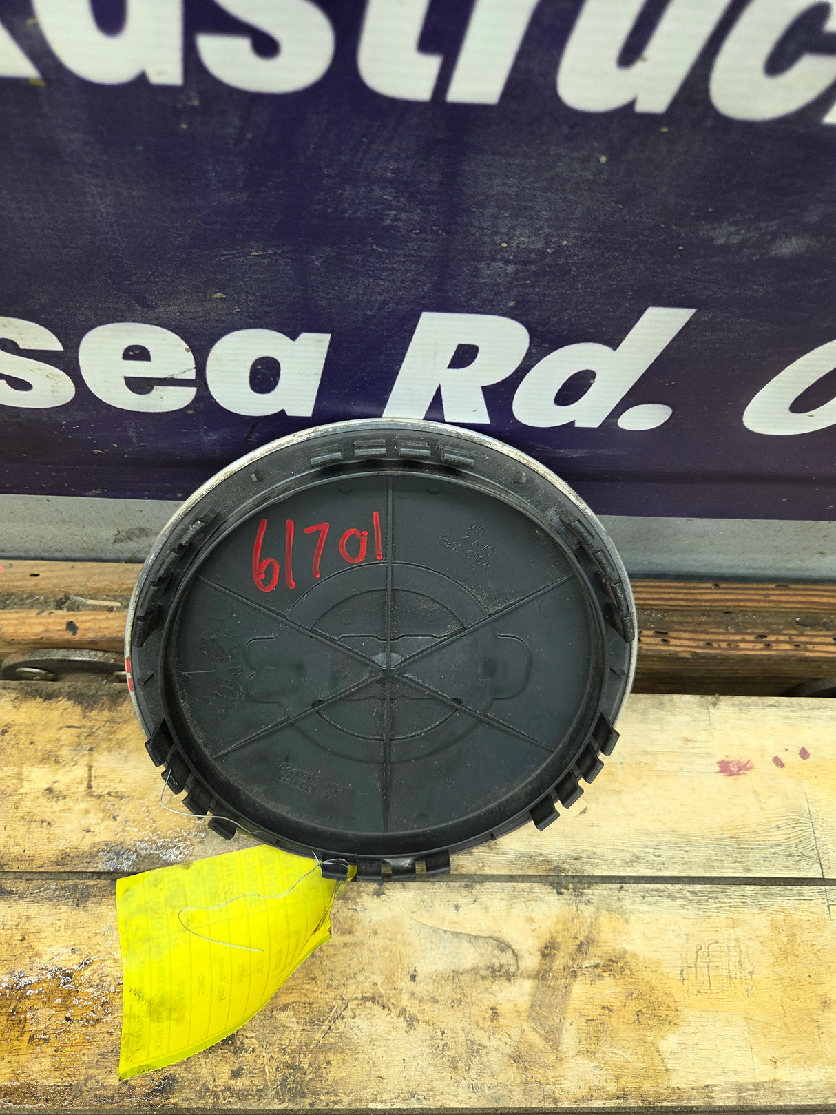1999-2005 GMC Sierra Yukon Safari Center Cap Hub Cap 15040220