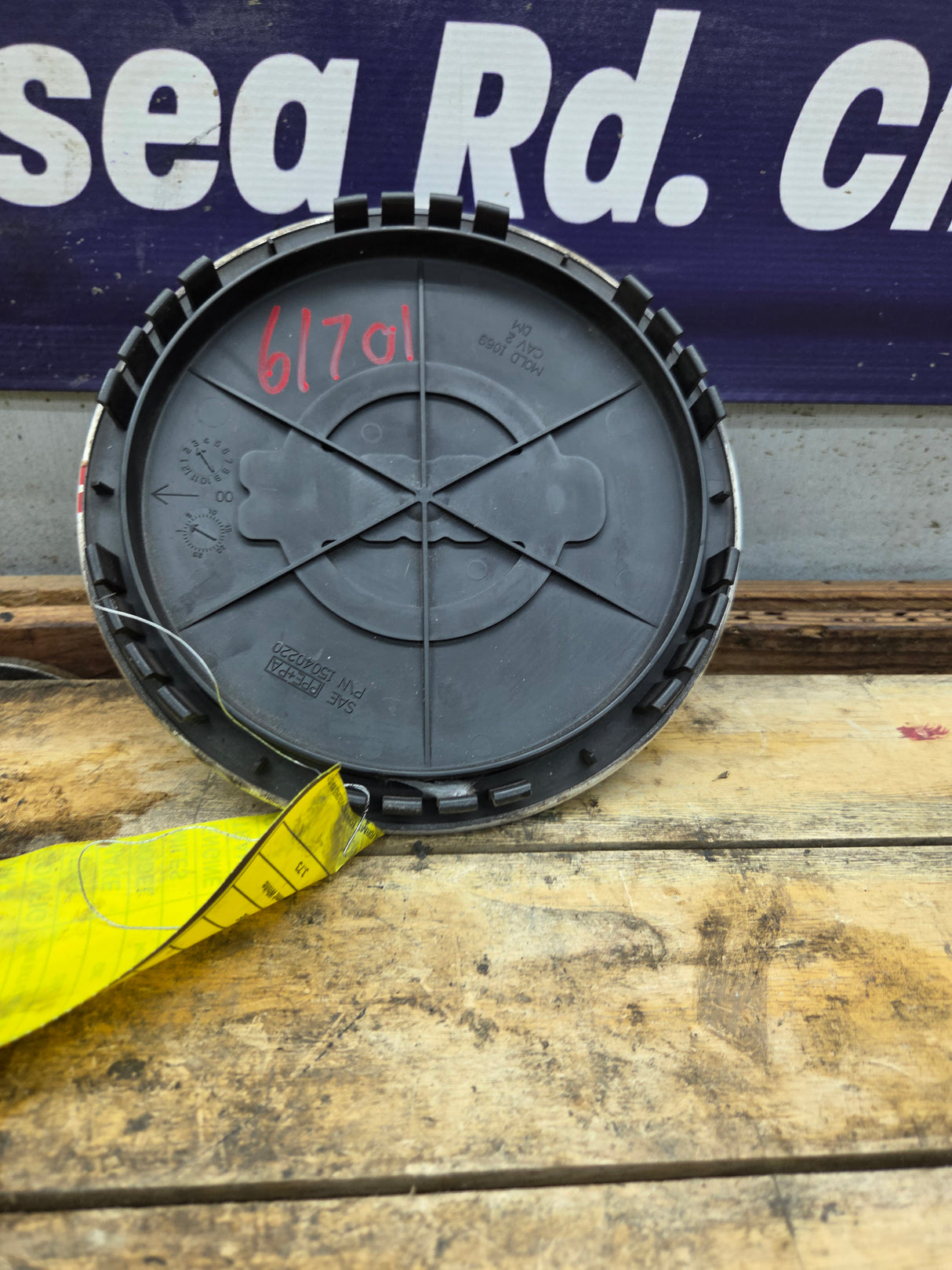1999-2005 GMC Sierra Yukon Safari Center Cap Hub Cap 15040220