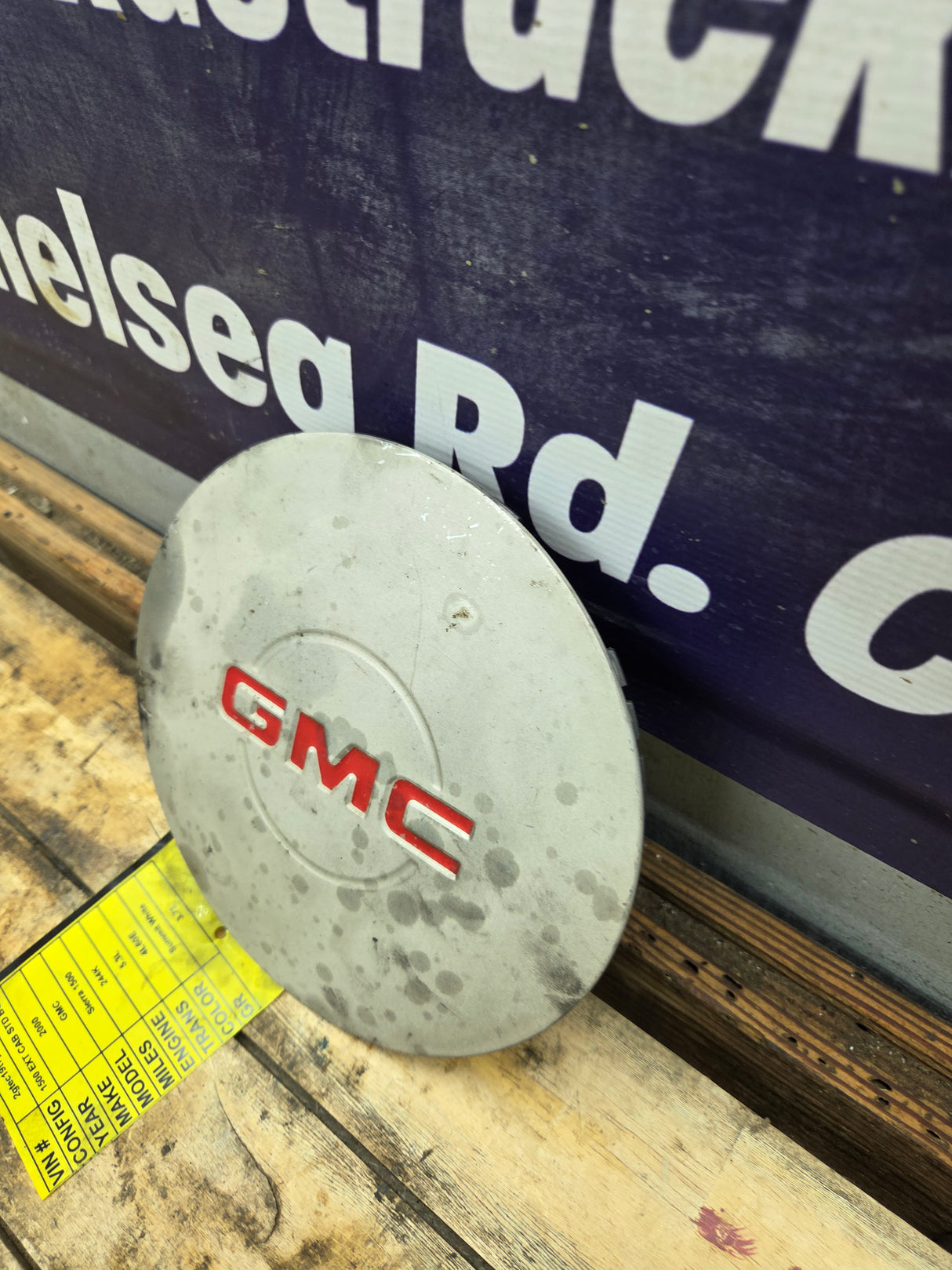 1999-2005 GMC Sierra Yukon Safari Center Cap Hub Cap 15040220