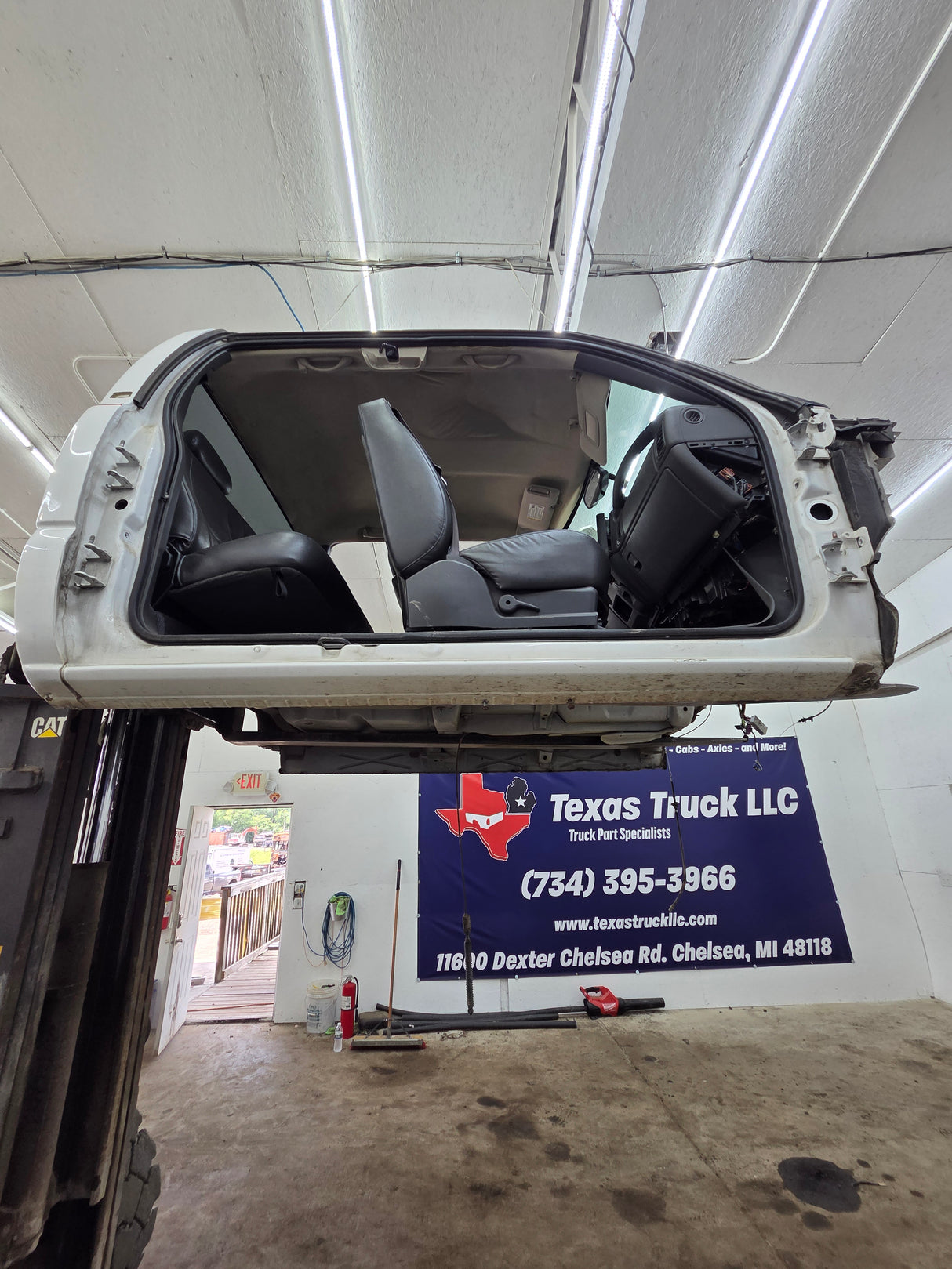 1999-2007 Chevrolet Silverado / GMC Sierra 1500 2500 HD 3500HD Extended Cab Body