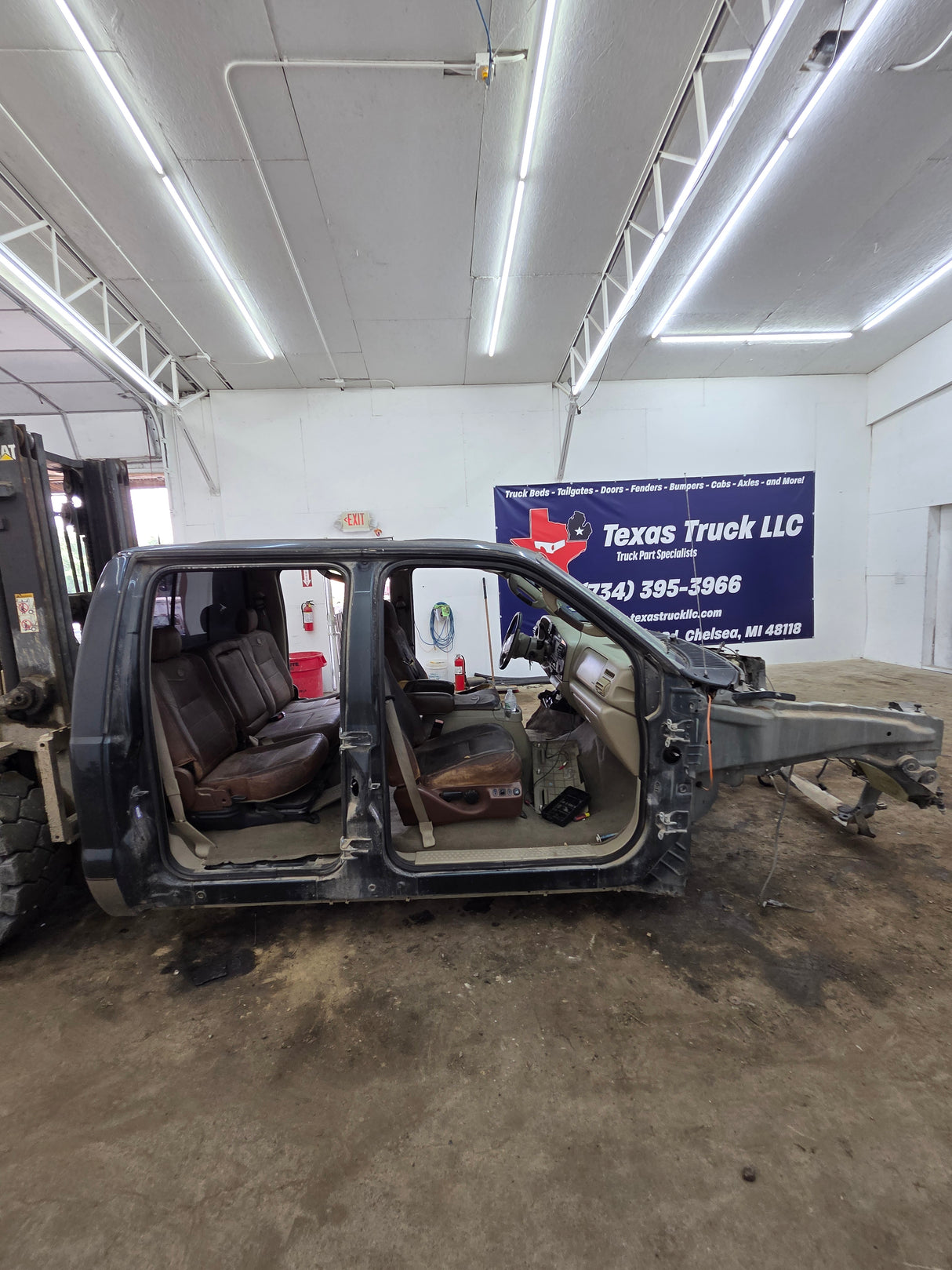 2005-2007 Ford Super Duty F250 F350 F450 F550 XLT 4 Door Crew Cab