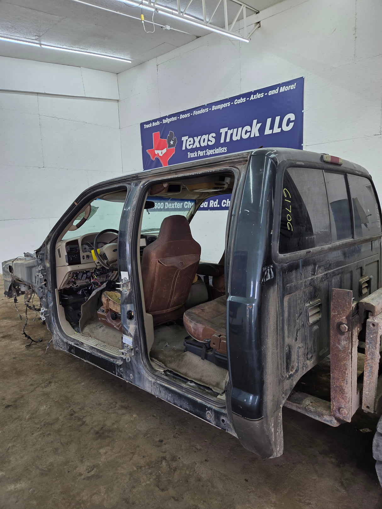 2005-2007 Ford Super Duty F250 F350 F450 F550 XLT 4 Door Crew Cab