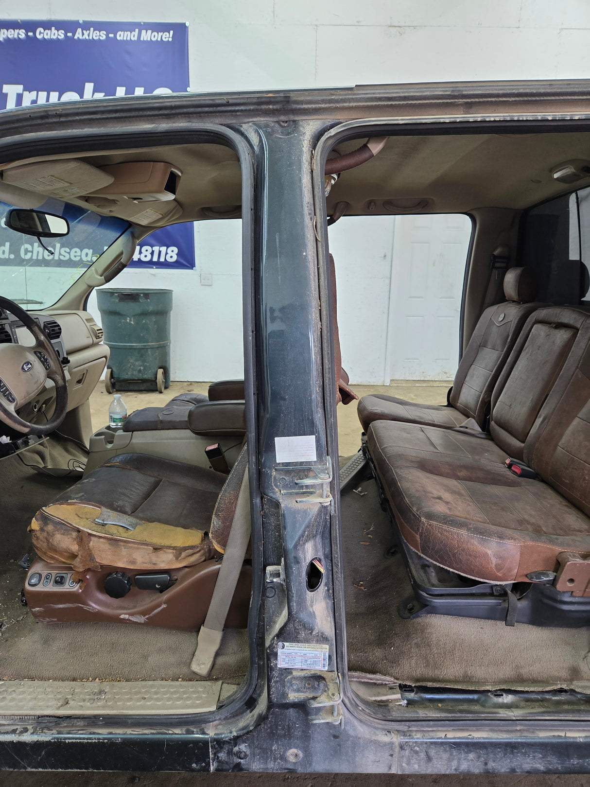2005-2007 Ford Super Duty F250 F350 F450 F550 XLT 4 Door Crew Cab