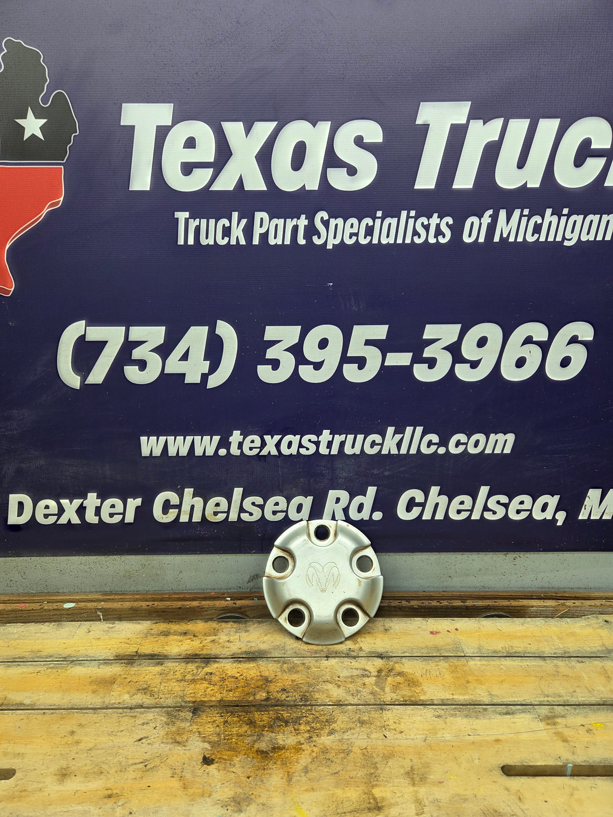 2002-2008 Dodge Ram 1500 OEM Center Wheel Cap Hub Cap 3rd Gen P/N 5845973
