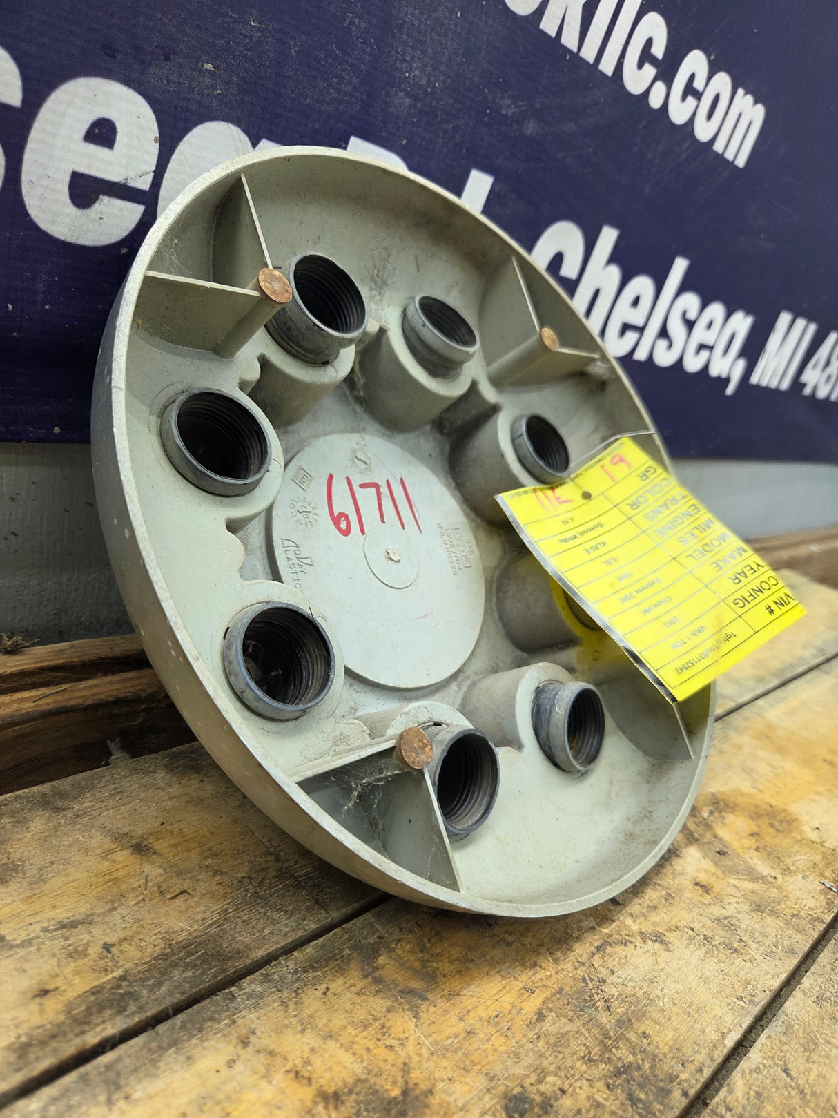 2002-2022 Chevrolet Silverado Express 3500 Dually Front Center Cap Hub Cap 15053704