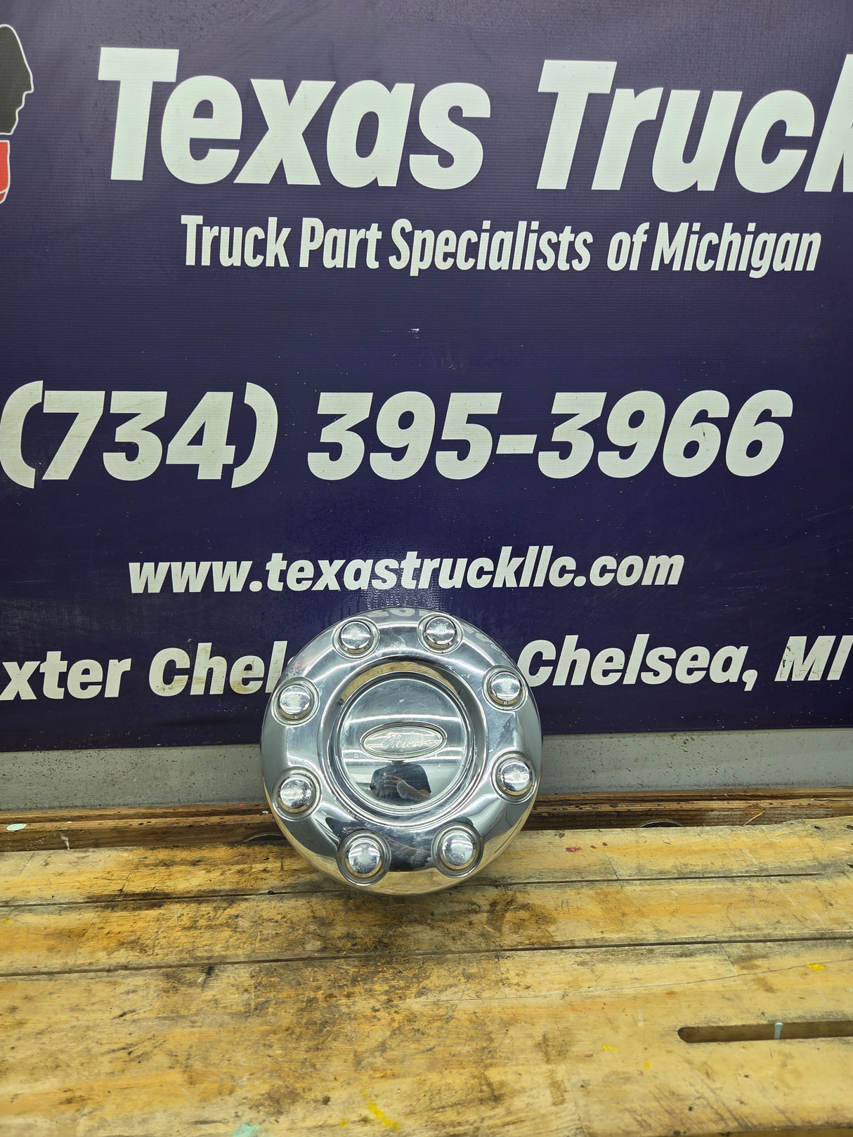 2008-2016 Ford Super Duty F350 Rear DUALLY Hub Cap Chrome Center Cap