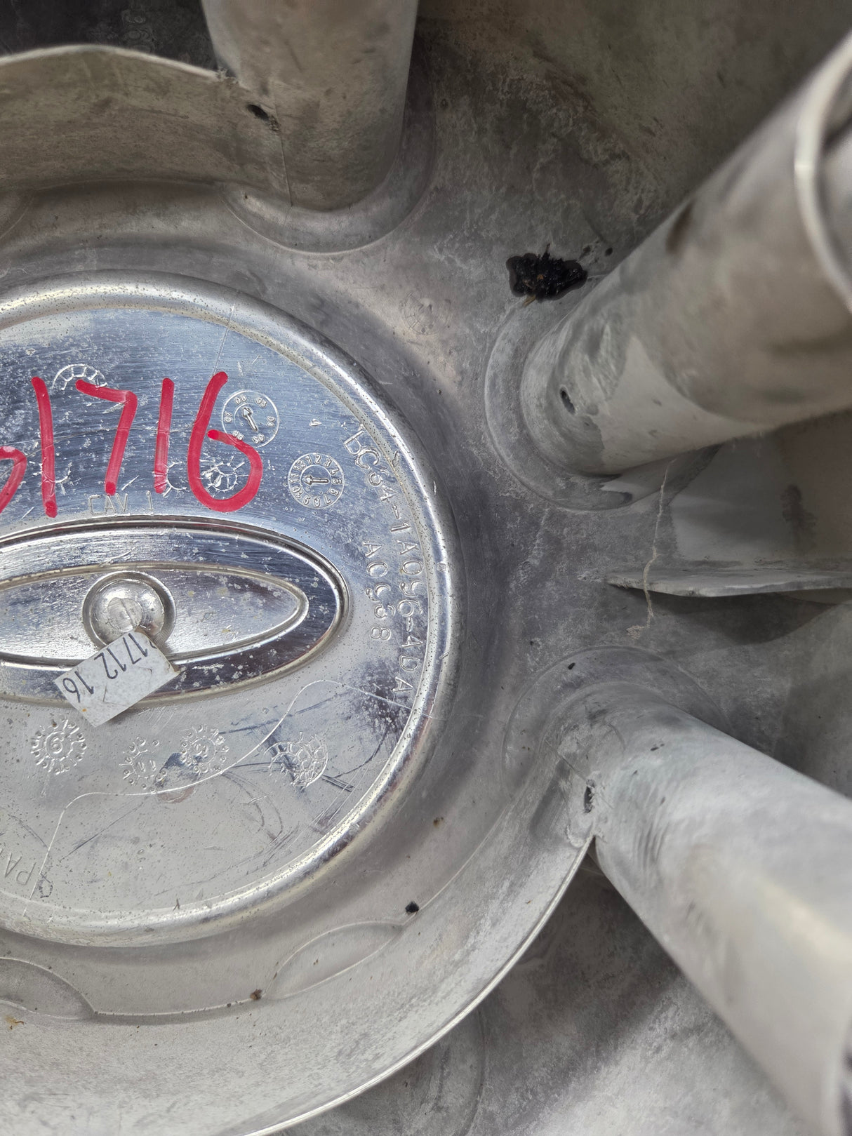 2008-2016 Ford Super Duty F350 Rear DUALLY Hub Cap Chrome Center Cap