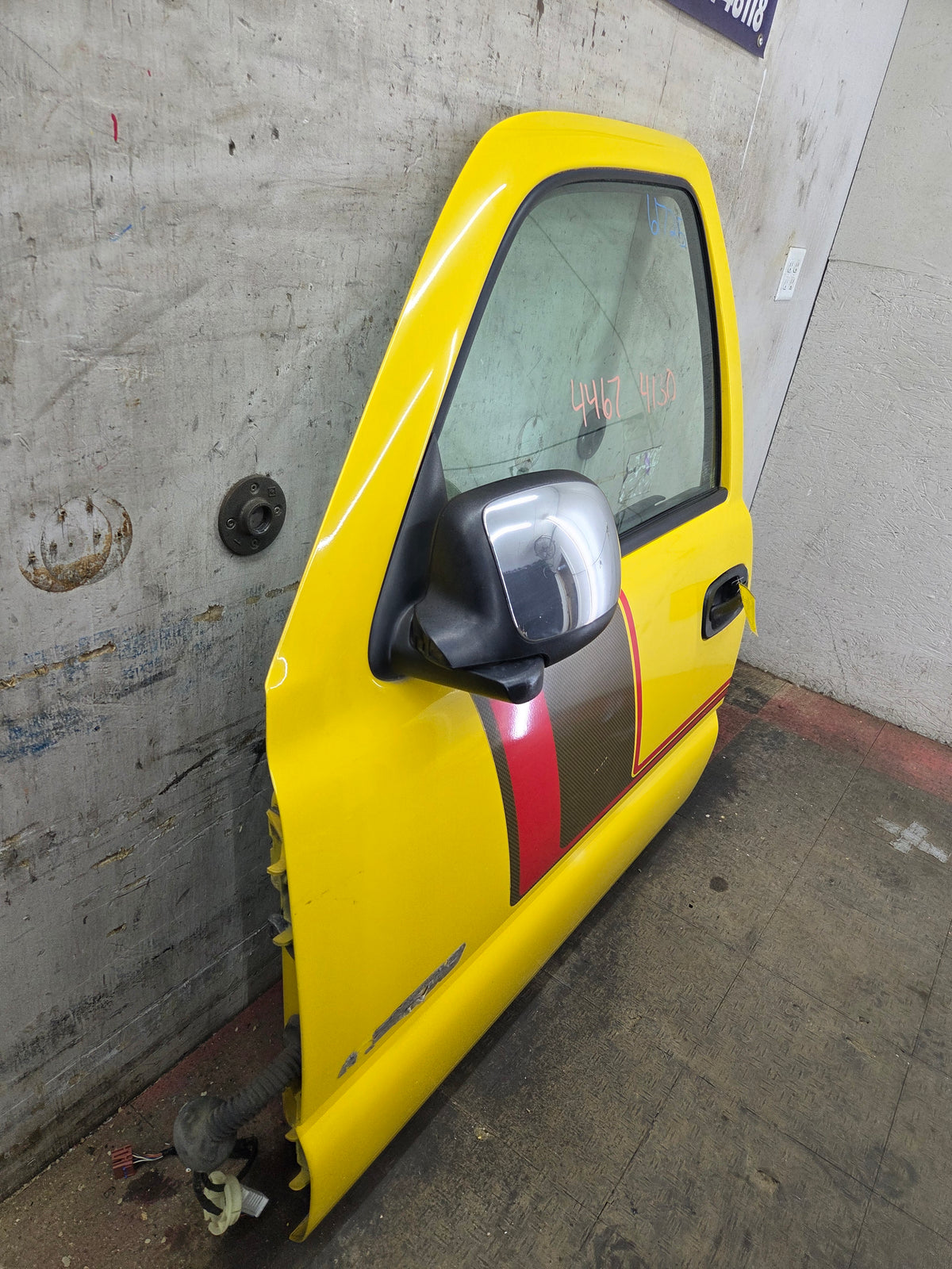1999-2006 Chevrolet Silverado / GMC Sierra 1500 2500 3500 HD Front Driver Side Door LH