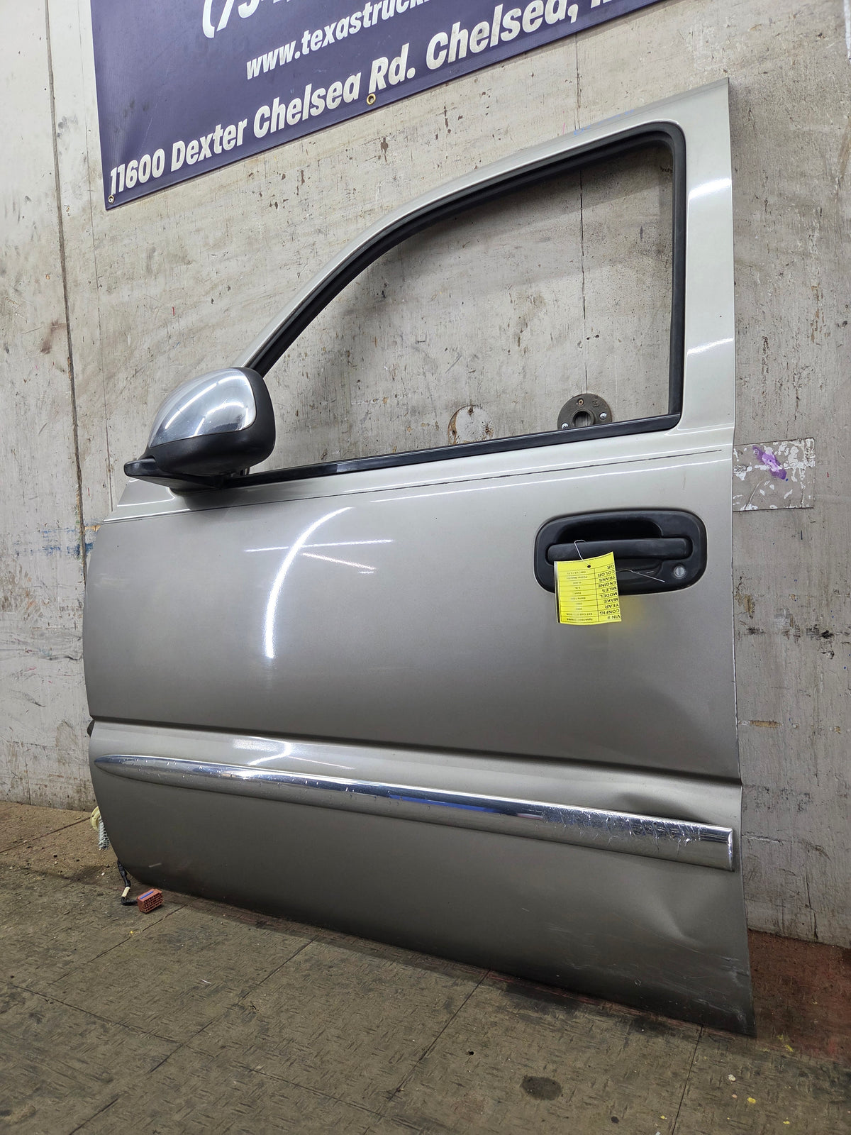 1999-2006 Chevrolet Silverado / GMC Sierra 1500 2500 3500 HD Front Driver Side Door LH