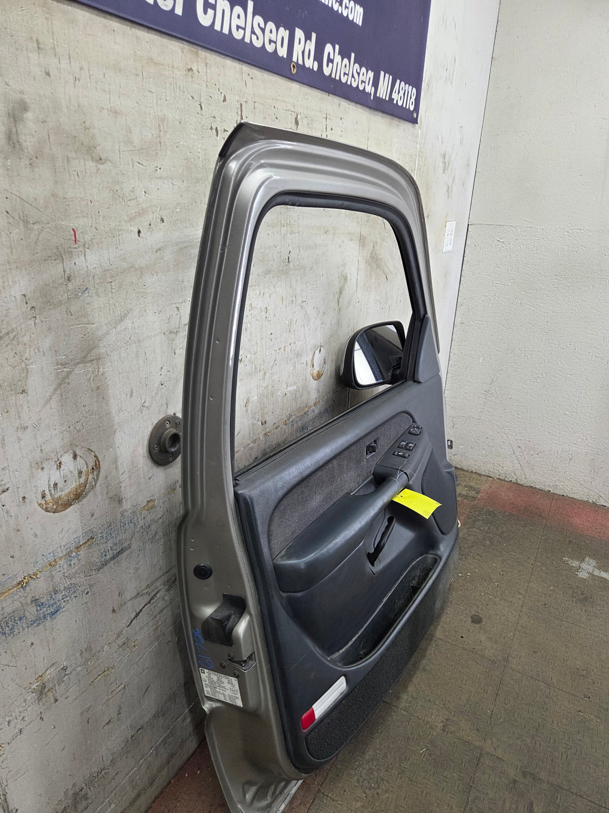 1999-2006 Chevrolet Silverado / GMC Sierra 1500 2500 3500 HD Front Driver Side Door LH