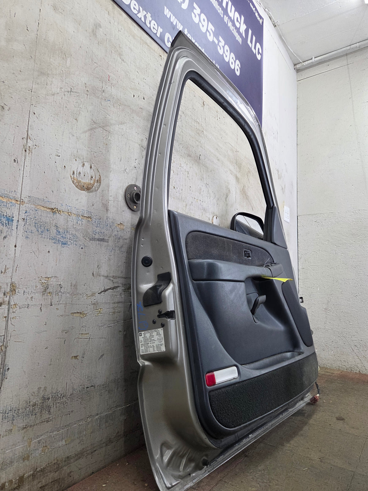 1999-2006 Chevrolet Silverado / GMC Sierra 1500 2500 3500 HD Front Driver Side Door LH