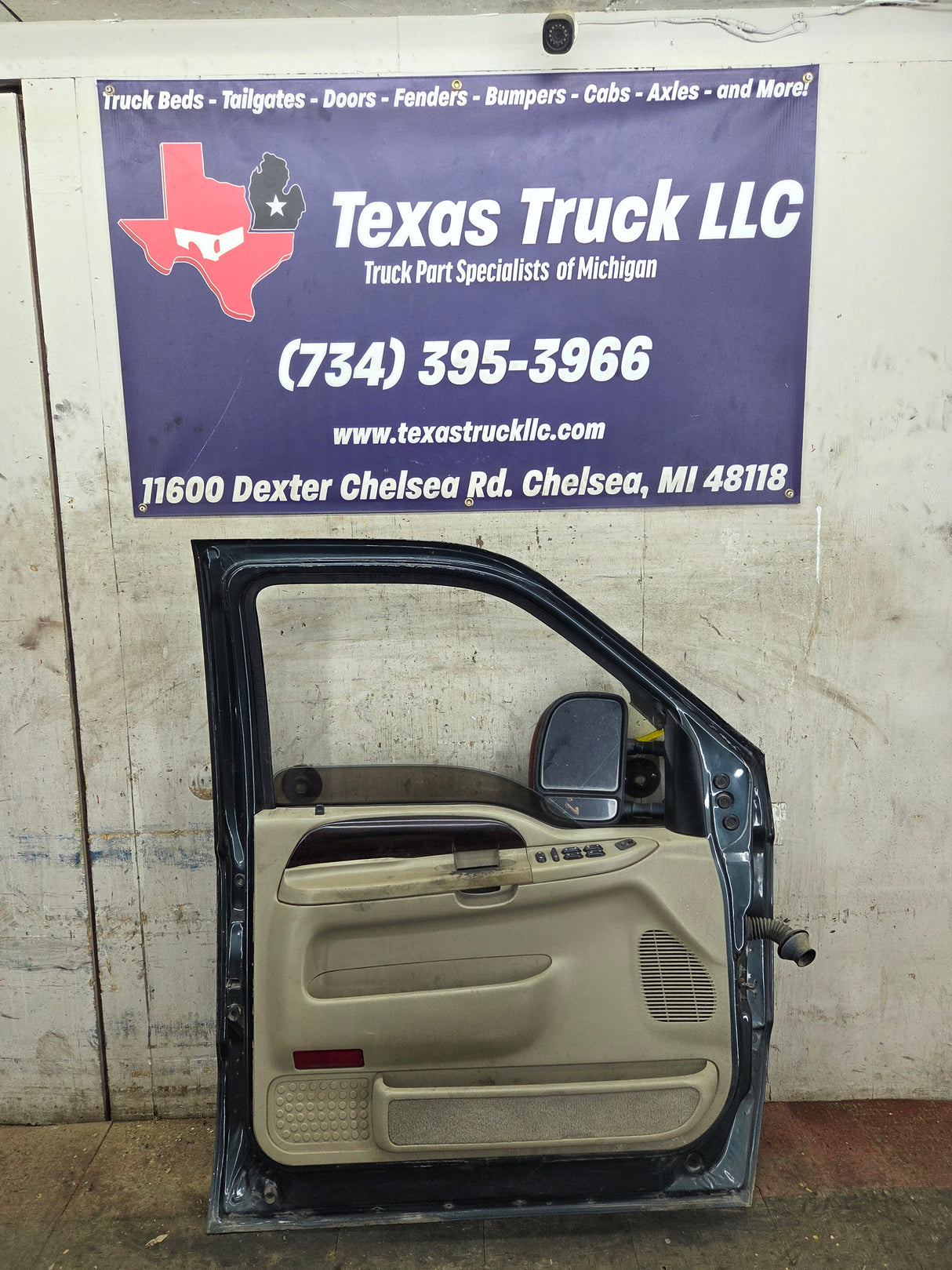 1999-2011 Ford Super Duty LH Driver Side Front Door F250 F350 F450 F550