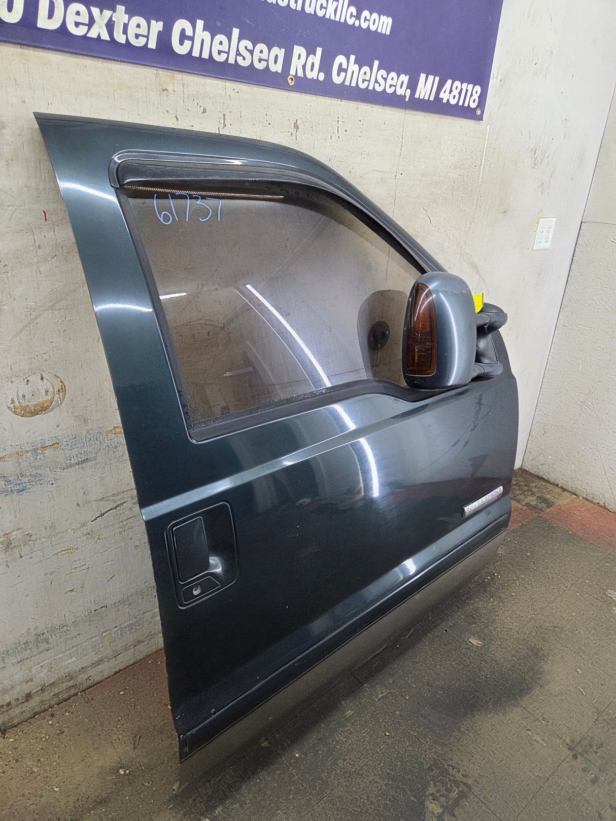 1999-2011 Ford Super Duty RH Passenger Side Front Door F250 F350 F450 F550