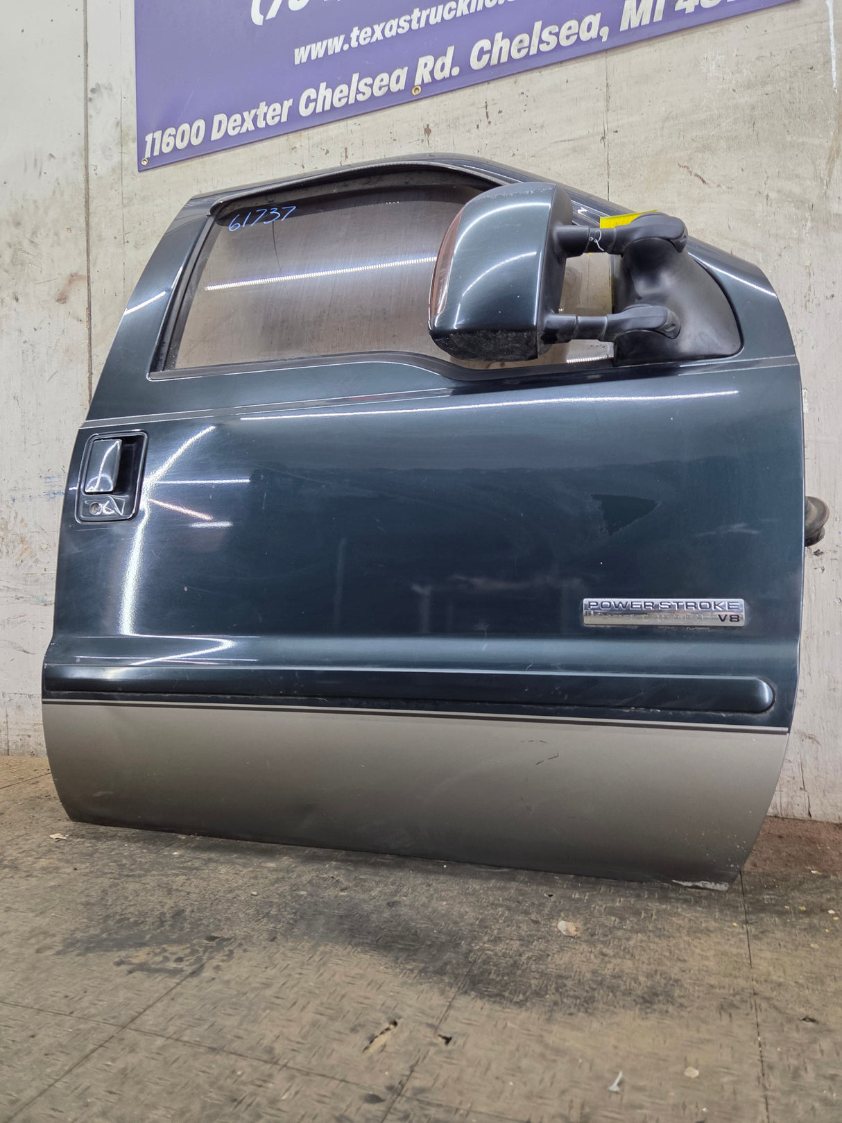 1999-2011 Ford Super Duty RH Passenger Side Front Door F250 F350 F450 F550