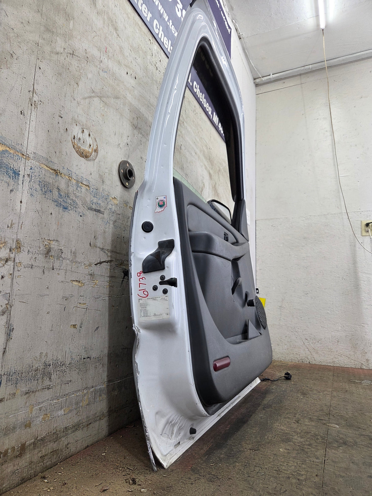1999-2006 Chevrolet Silverado / GMC Sierra 1500 2500 3500 HD Front Driver Side Door LH
