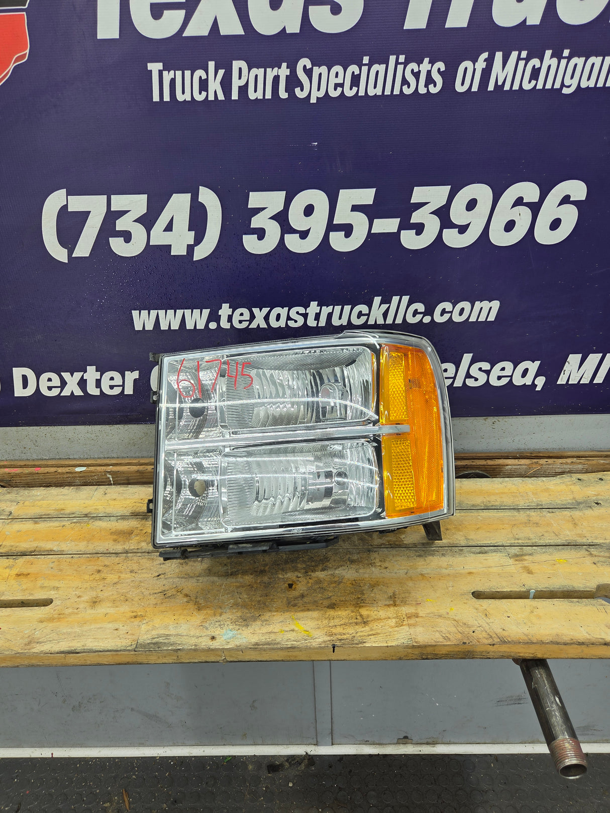 2007-2013 Chevrolet Silverado 1500 2500 3500 LH Driver Side Halogen Headlight