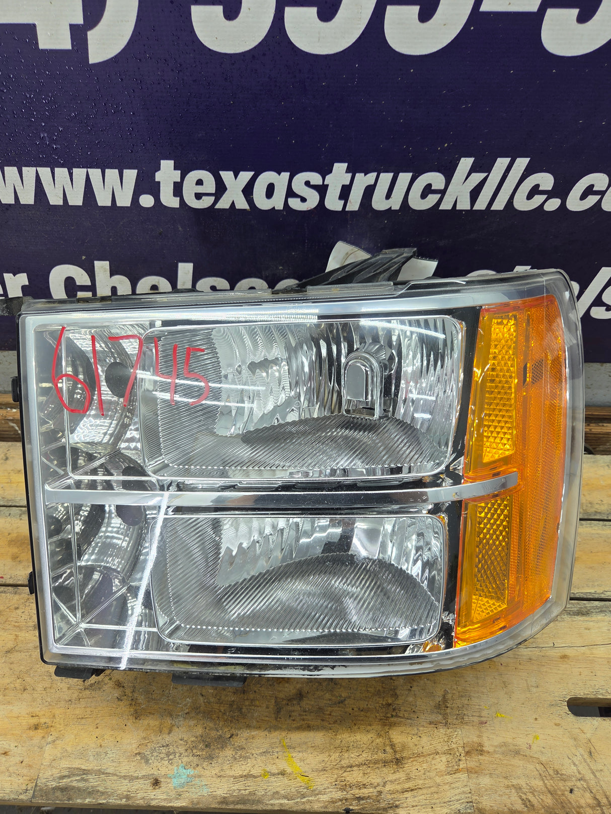 2007-2013 Chevrolet Silverado 1500 2500 3500 LH Driver Side Halogen Headlight