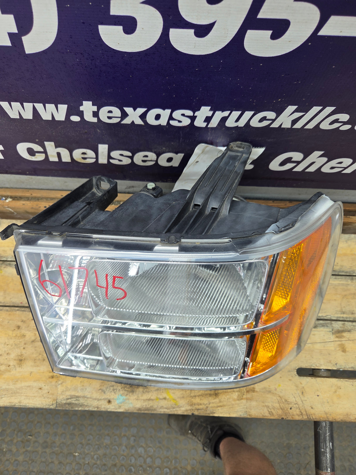 2007-2013 Chevrolet Silverado 1500 2500 3500 LH Driver Side Halogen Headlight