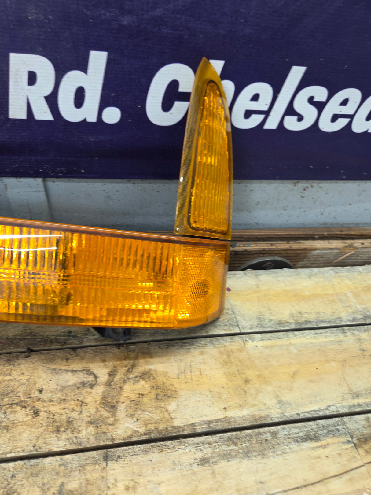 1999-2004 Ford Super Duty F250 F350 LH Driver Side OEM Turn Signal Parking Light Assembly