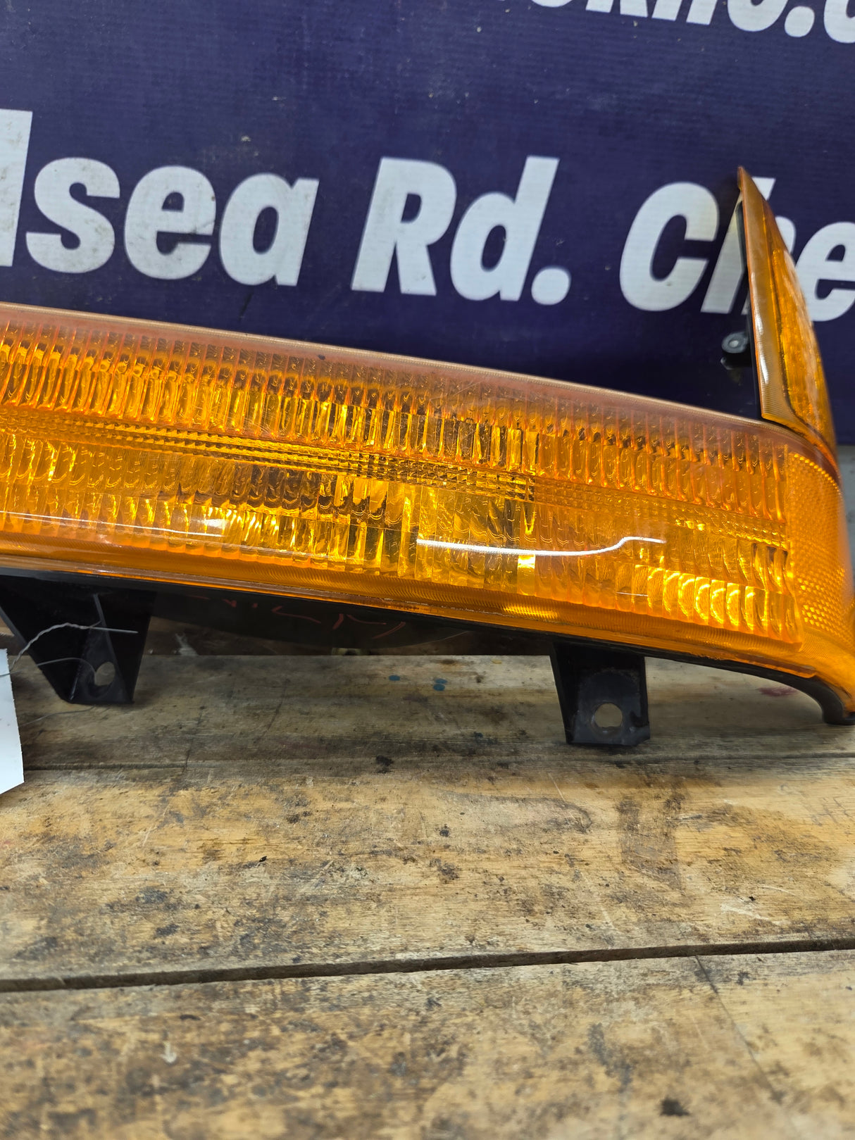 1999-2004 Ford Super Duty F250 F350 LH Driver Side OEM Turn Signal Parking Light Assembly