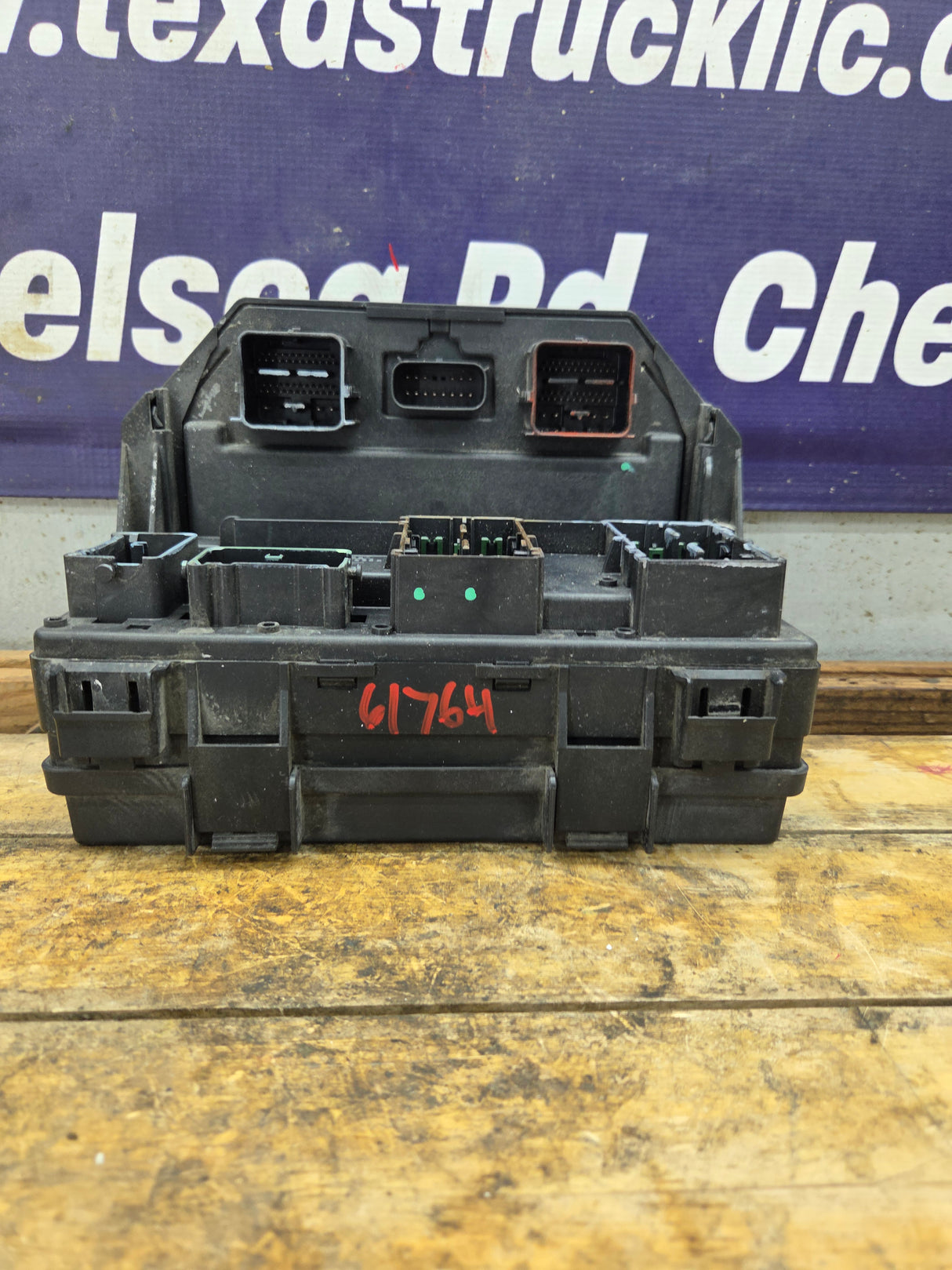 2012 Dodge Ram 1500 5.7L Hemi Totally Integrated Power Module Fuse Box 68089323AE