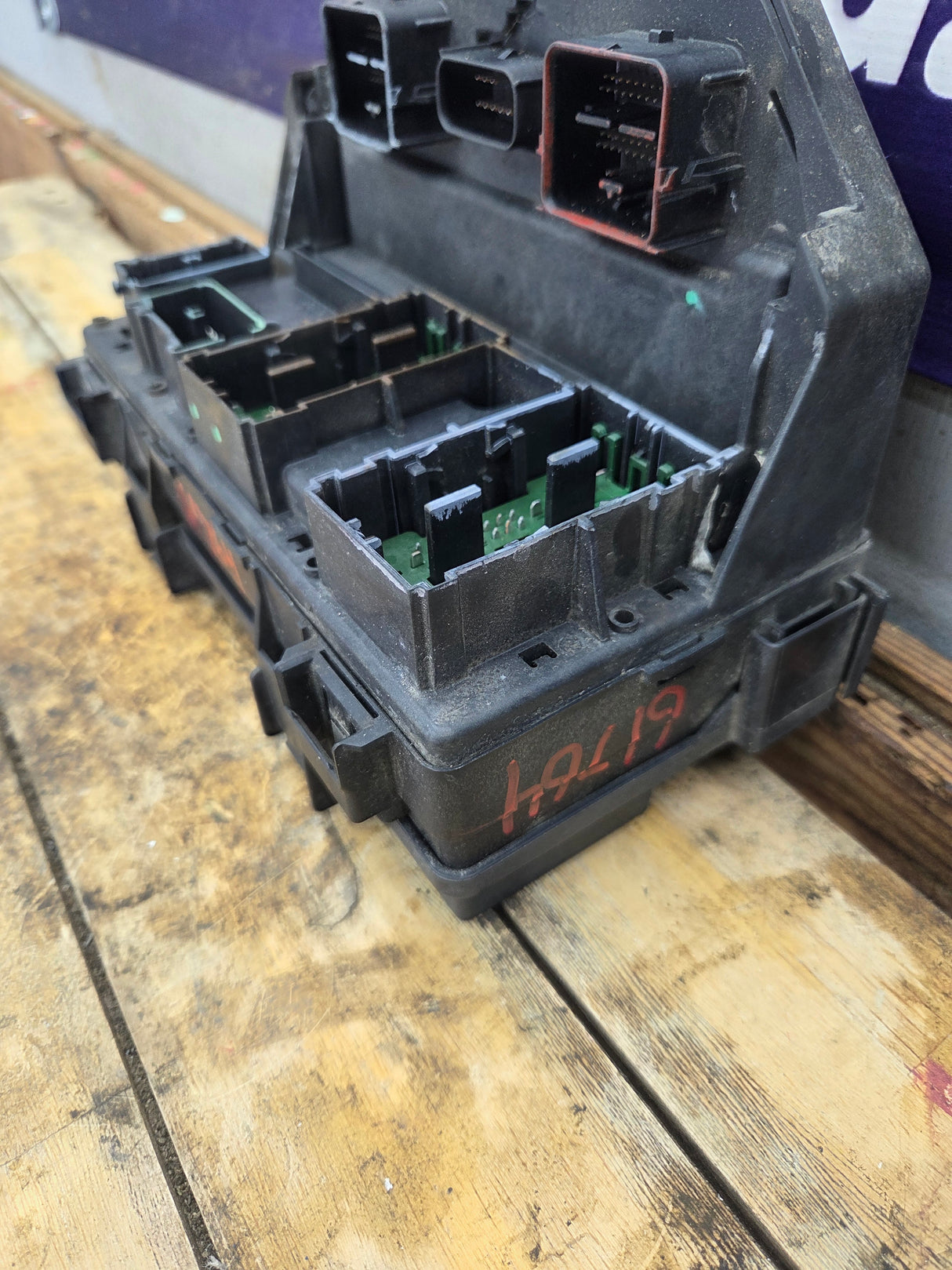 2012 Dodge Ram 1500 5.7L Hemi Totally Integrated Power Module Fuse Box 68089323AE