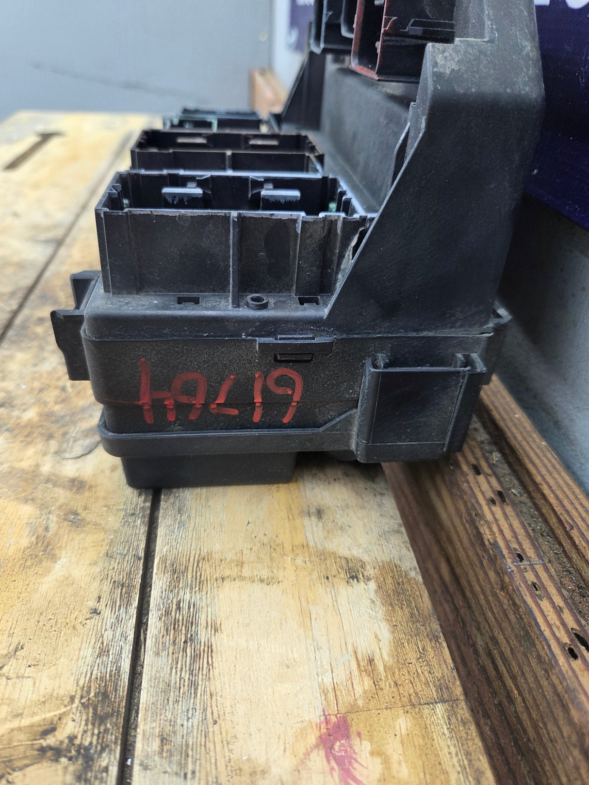 2012 Dodge Ram 1500 5.7L Hemi Totally Integrated Power Module Fuse Box 68089323AE
