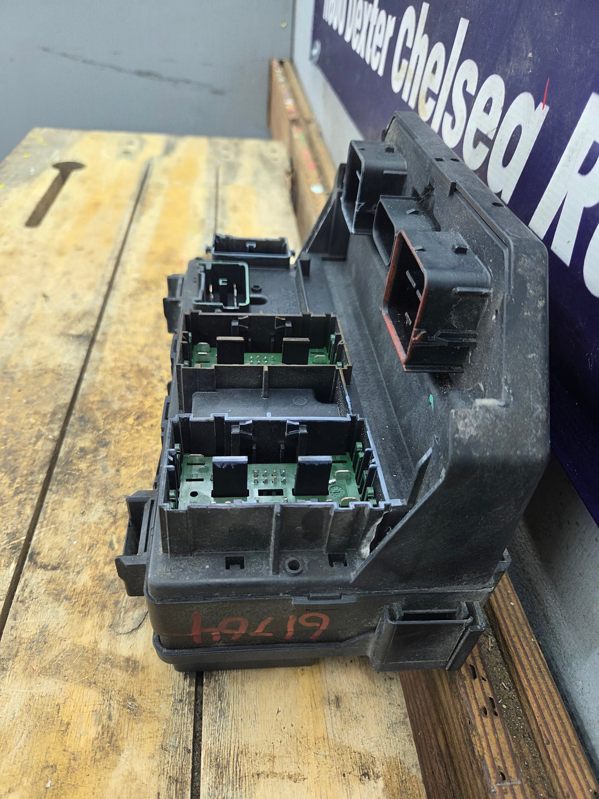 2012 Dodge Ram 1500 5.7L Hemi Totally Integrated Power Module Fuse Box 68089323AE