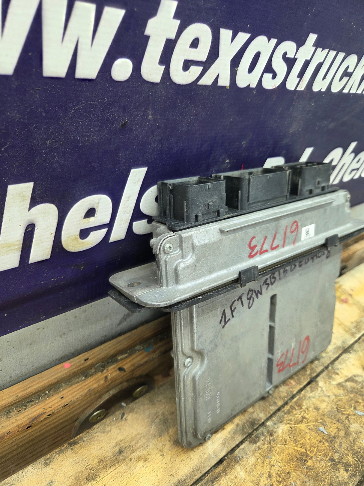2015-2016 Ford F250 F350 6.87 PCM - FC3A-12A650-APA