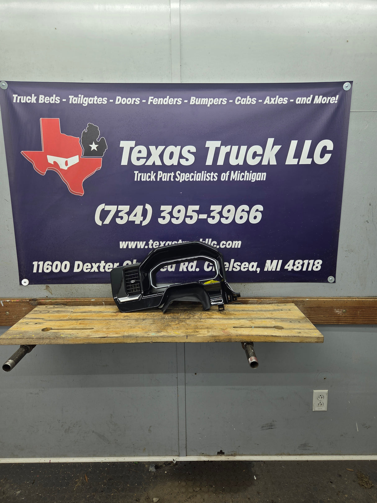 2022-2024 Chevrolet Silverado / GMC Sierra Instrument Cluster Bezel - 86824588