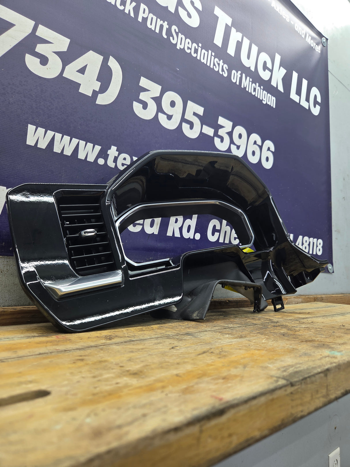 2022-2024 Chevrolet Silverado / GMC Sierra Instrument Cluster Bezel - 86824588