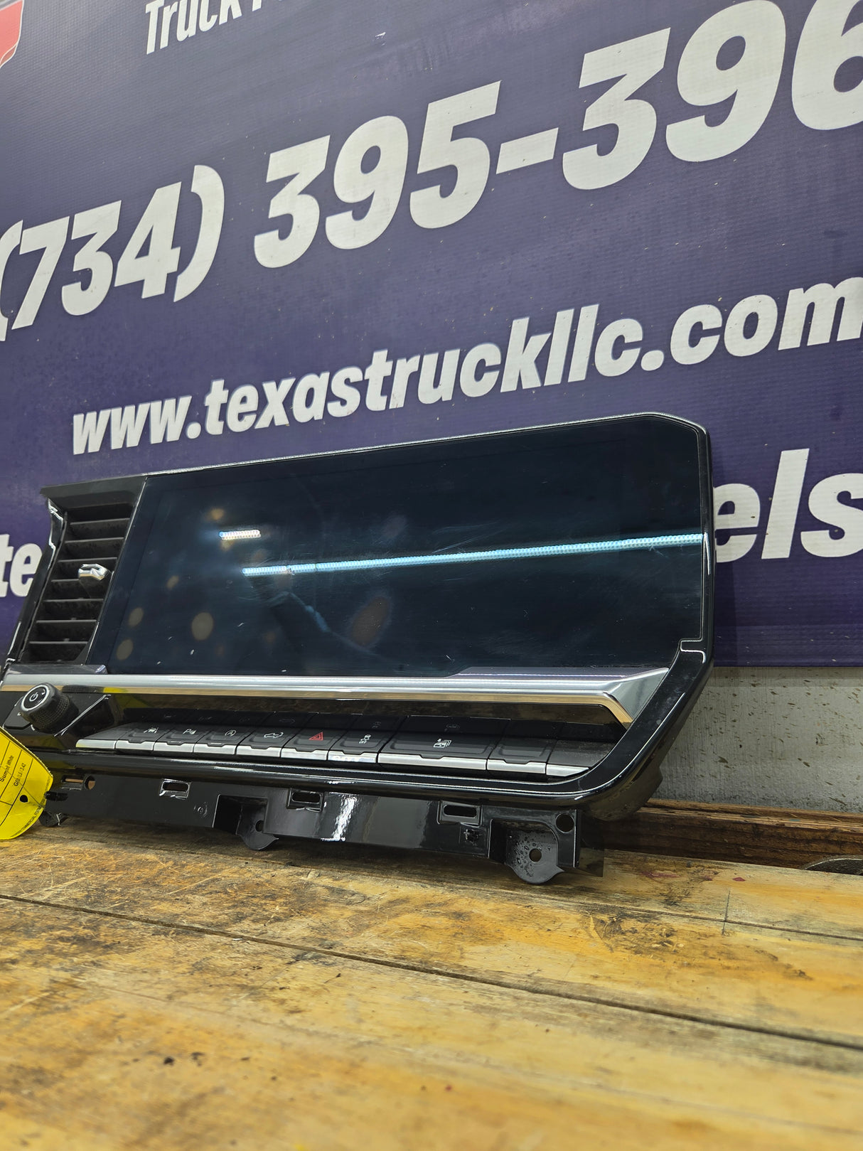 2022-2024 Chevrolet Silverado 1500 13.4"GPS Radio Display Screen - 86825017
