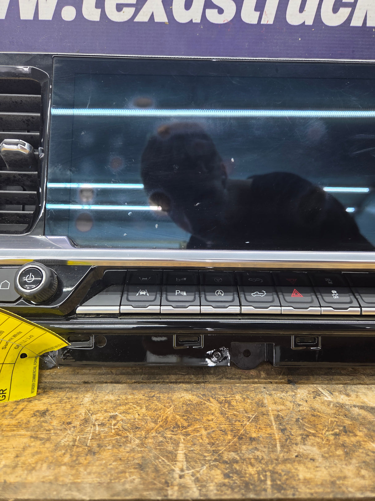 2022-2024 Chevrolet Silverado 1500 13.4"GPS Radio Display Screen - 86825017