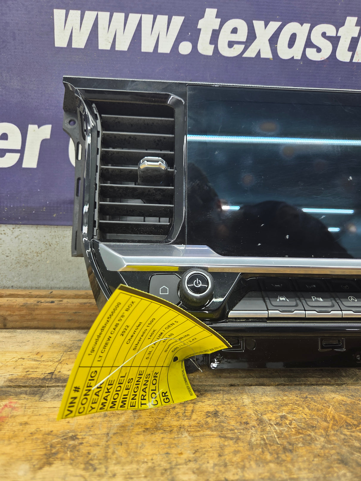 2022-2024 Chevrolet Silverado 1500 13.4"GPS Radio Display Screen - 86825017
