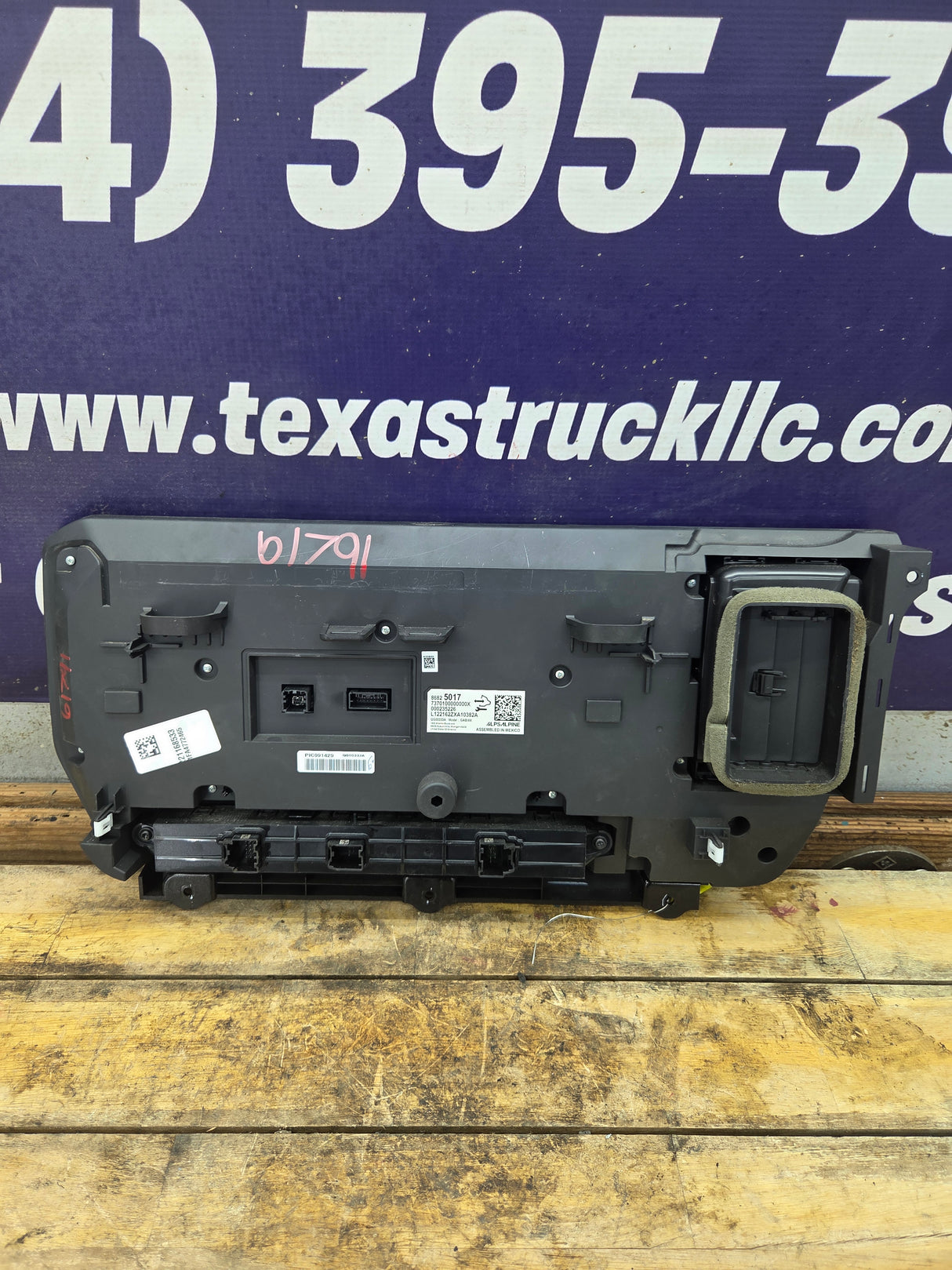 2022-2024 Chevrolet Silverado 1500 13.4"GPS Radio Display Screen - 86825017
